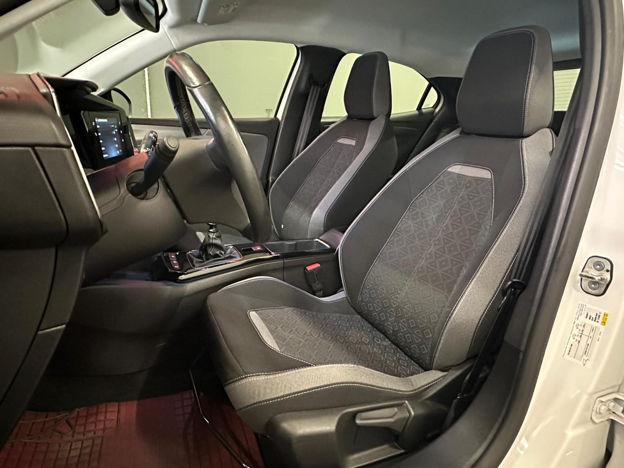 listing desktop thumbnail image 9