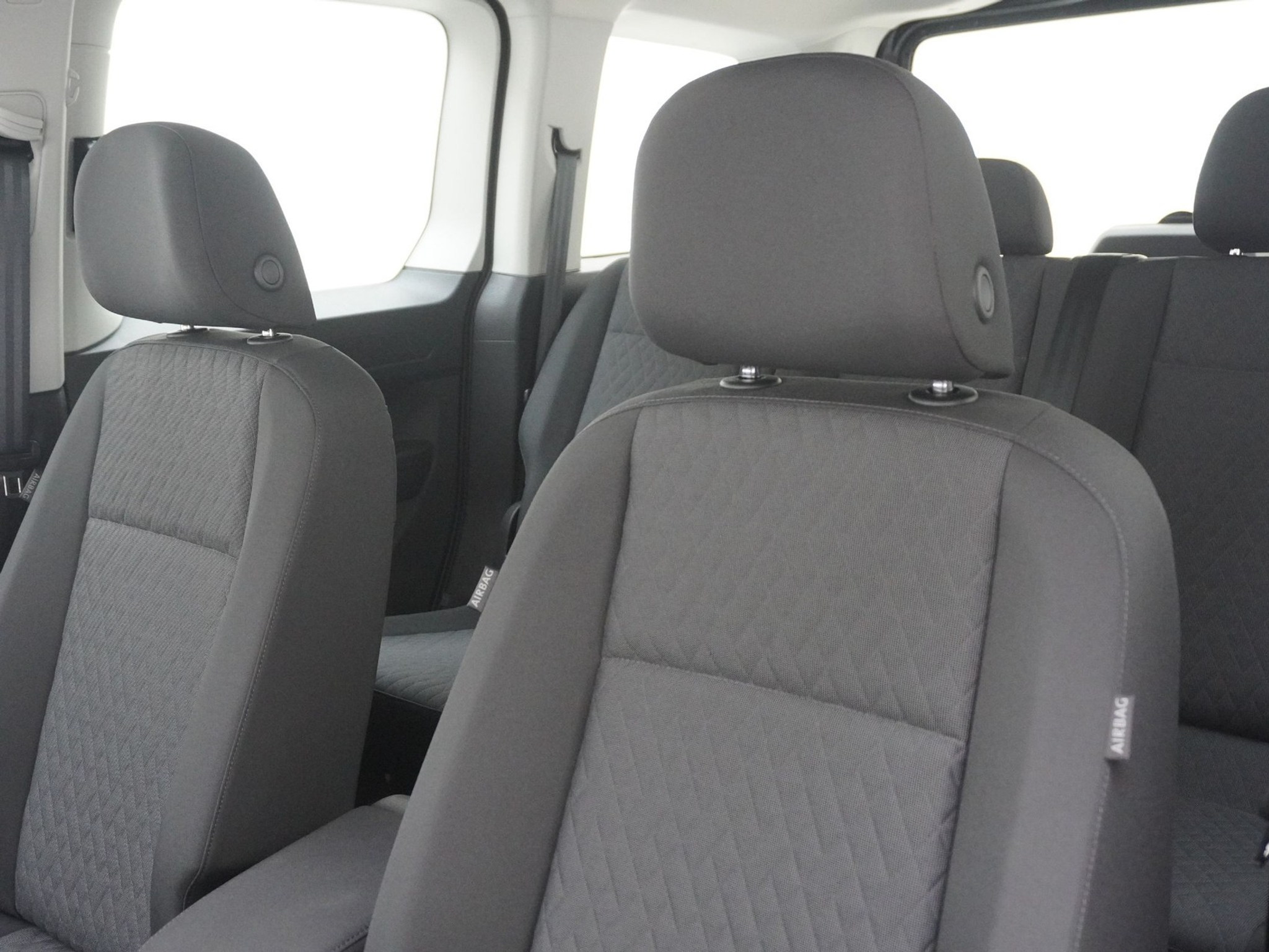 listing desktop thumbnail image 13