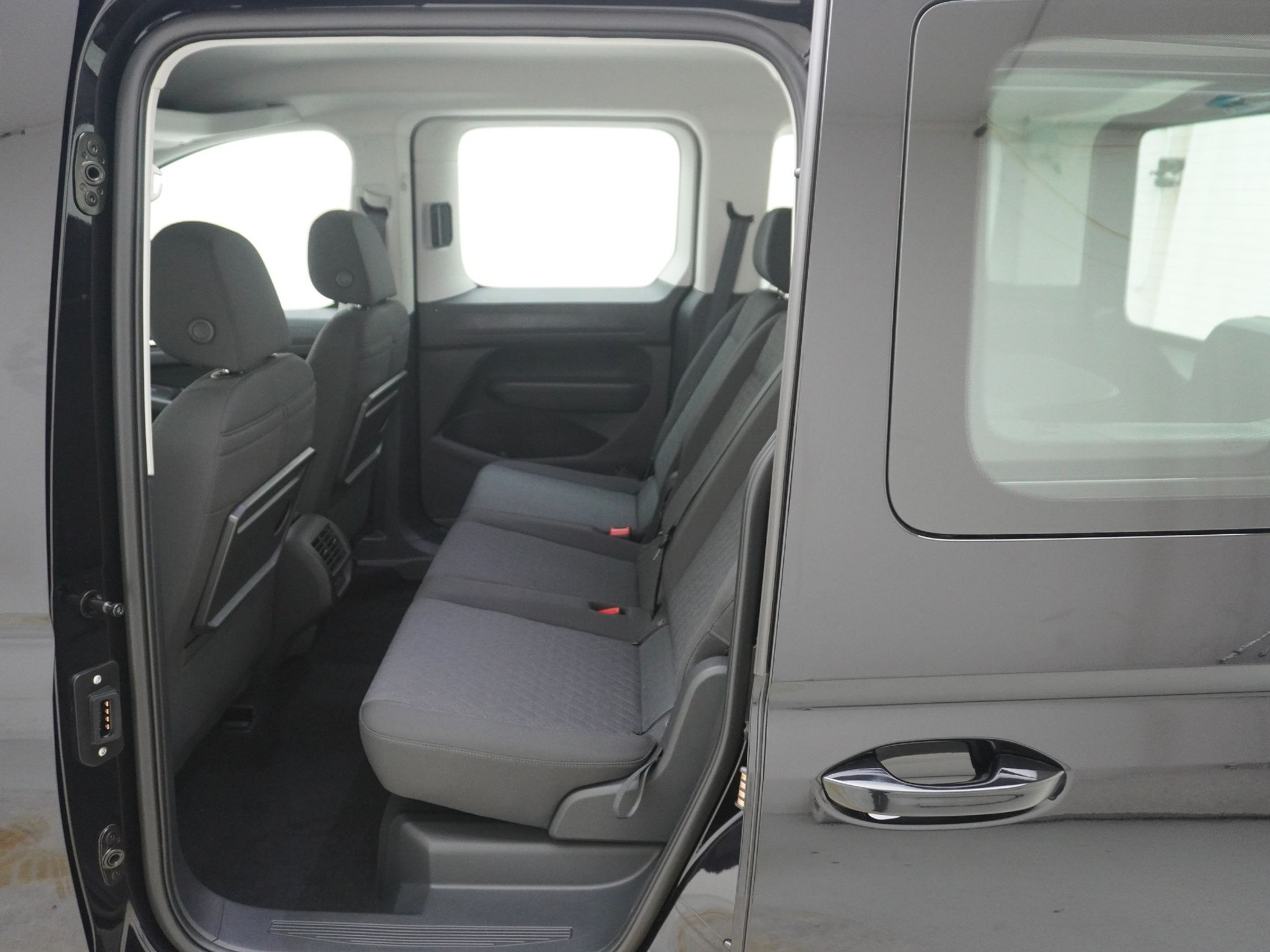 listing desktop thumbnail image 14