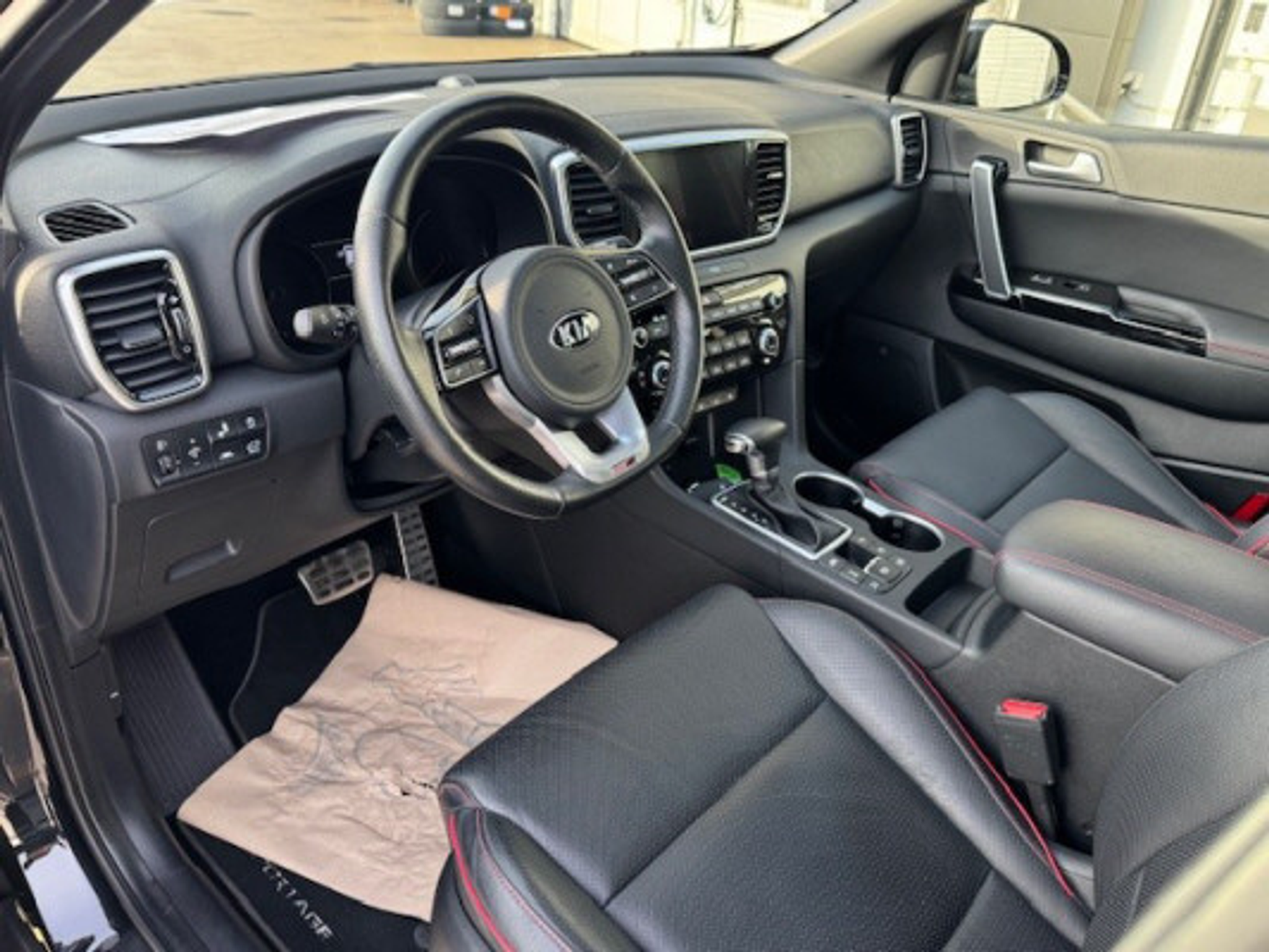 listing desktop thumbnail image 4