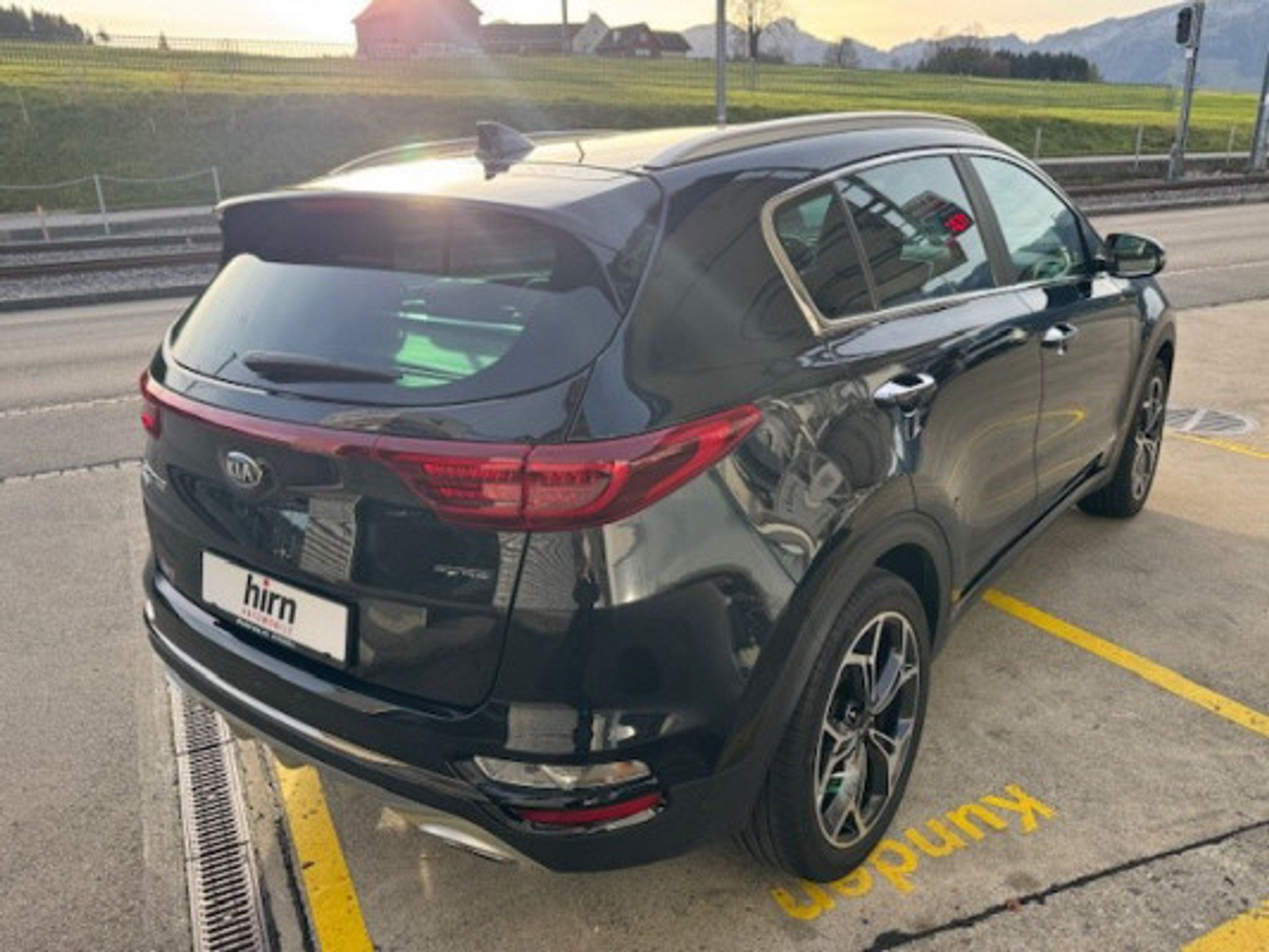 listing desktop thumbnail image 2