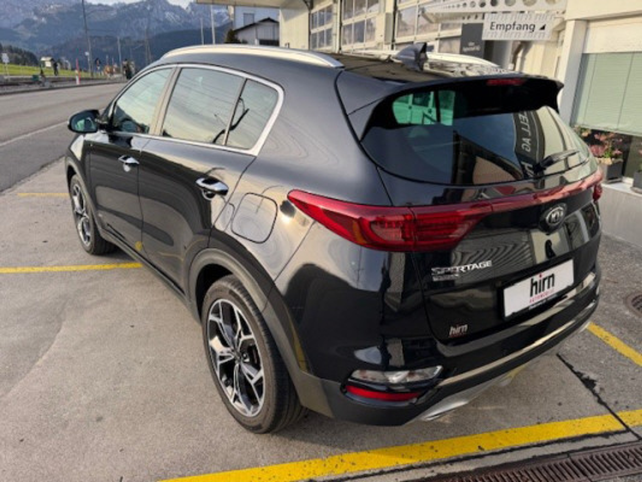 listing desktop thumbnail image 3