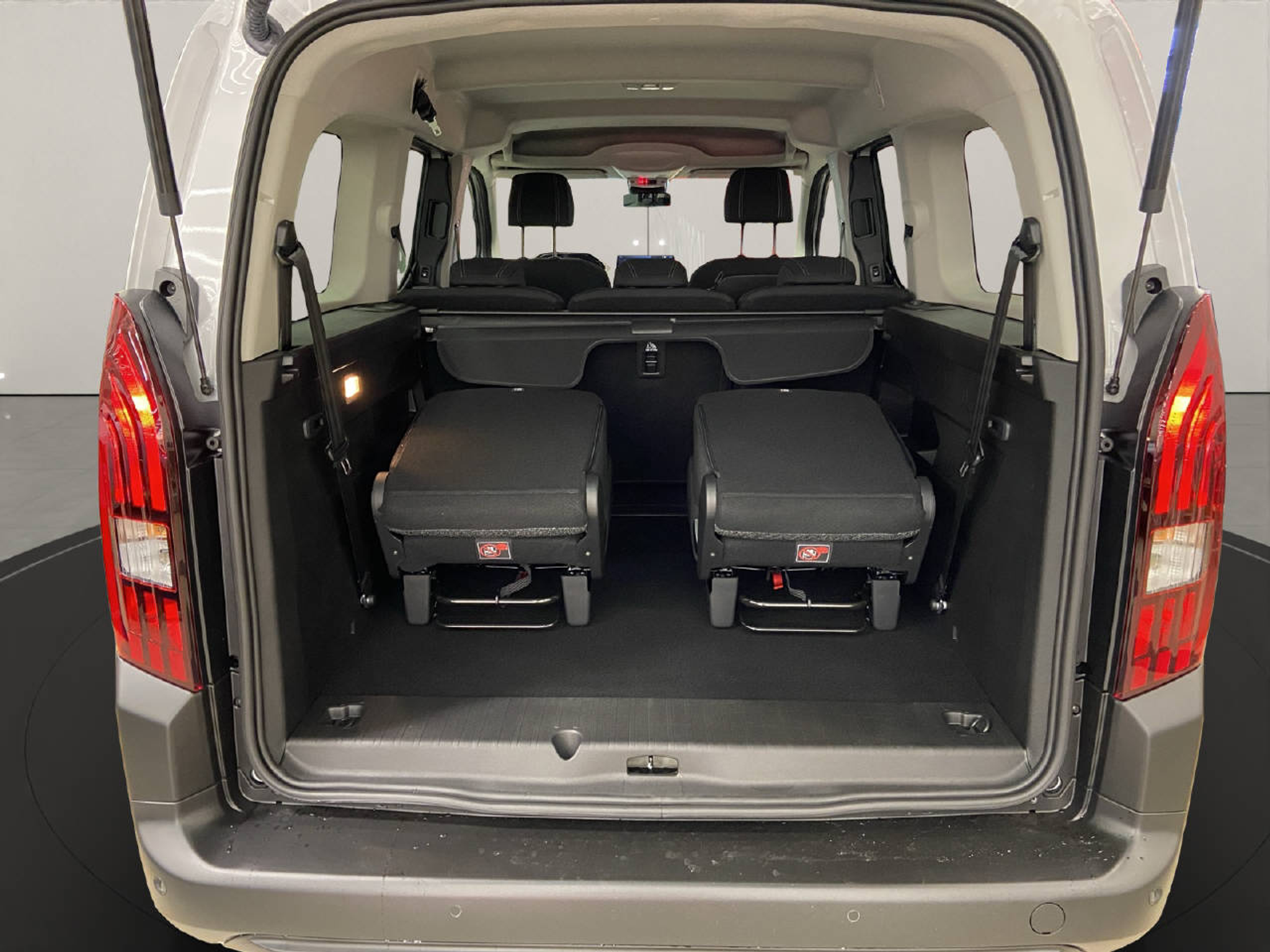 listing desktop thumbnail image 11