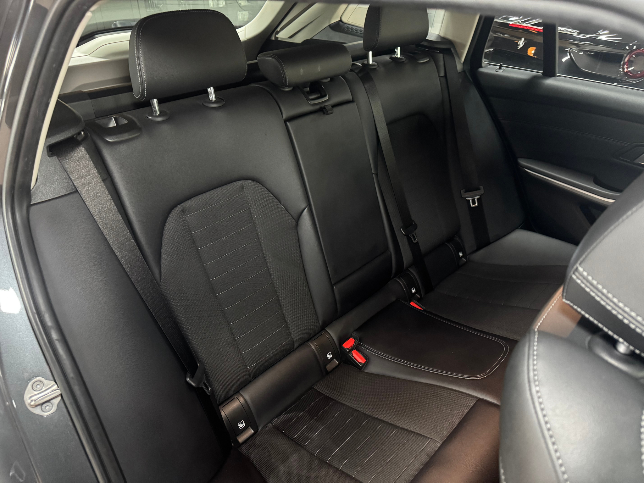 listing desktop thumbnail image 15