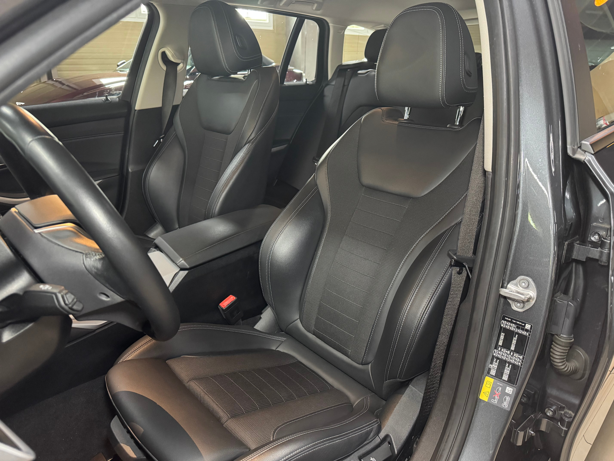 listing desktop thumbnail image 12