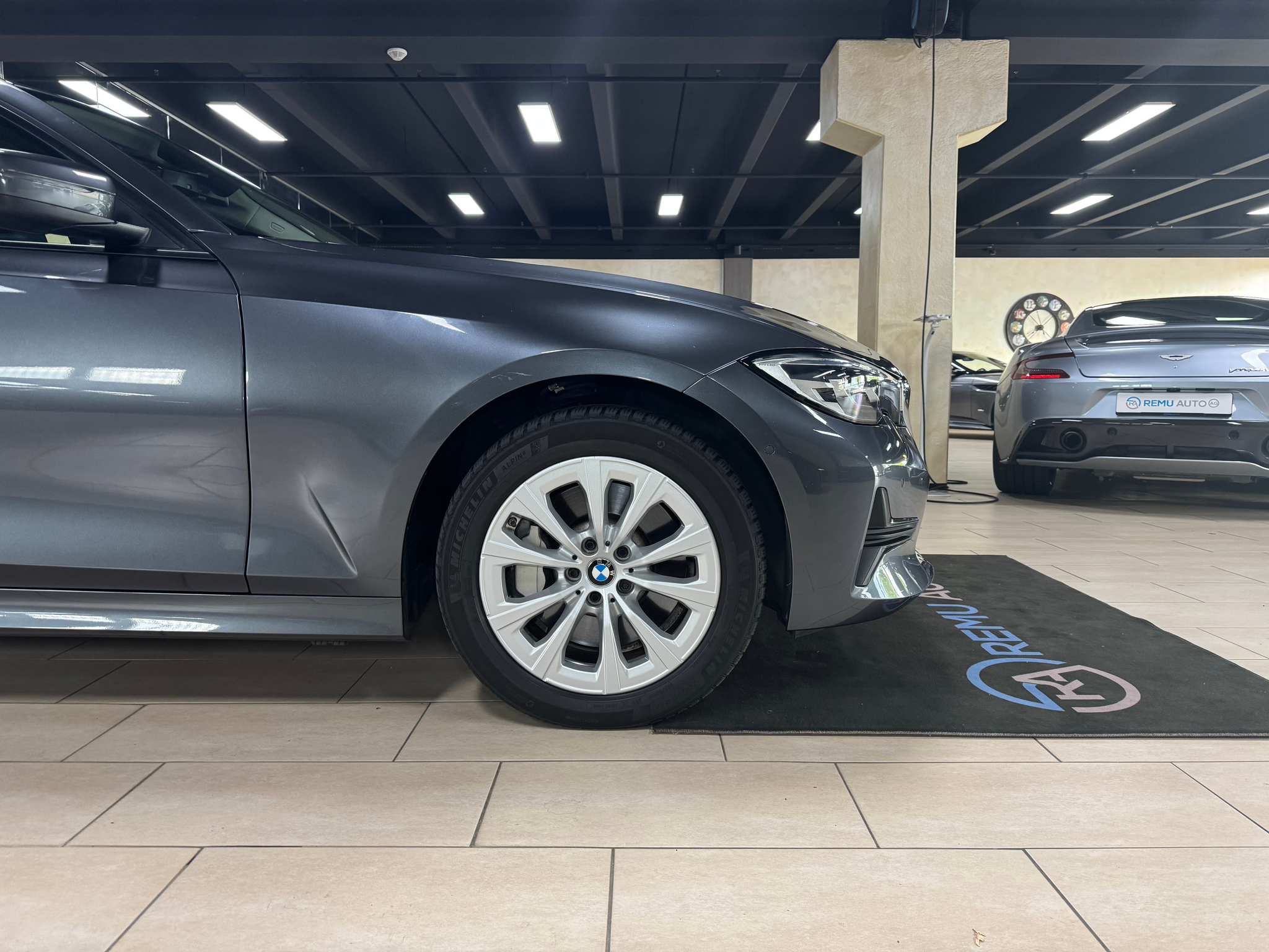 listing desktop thumbnail image 8