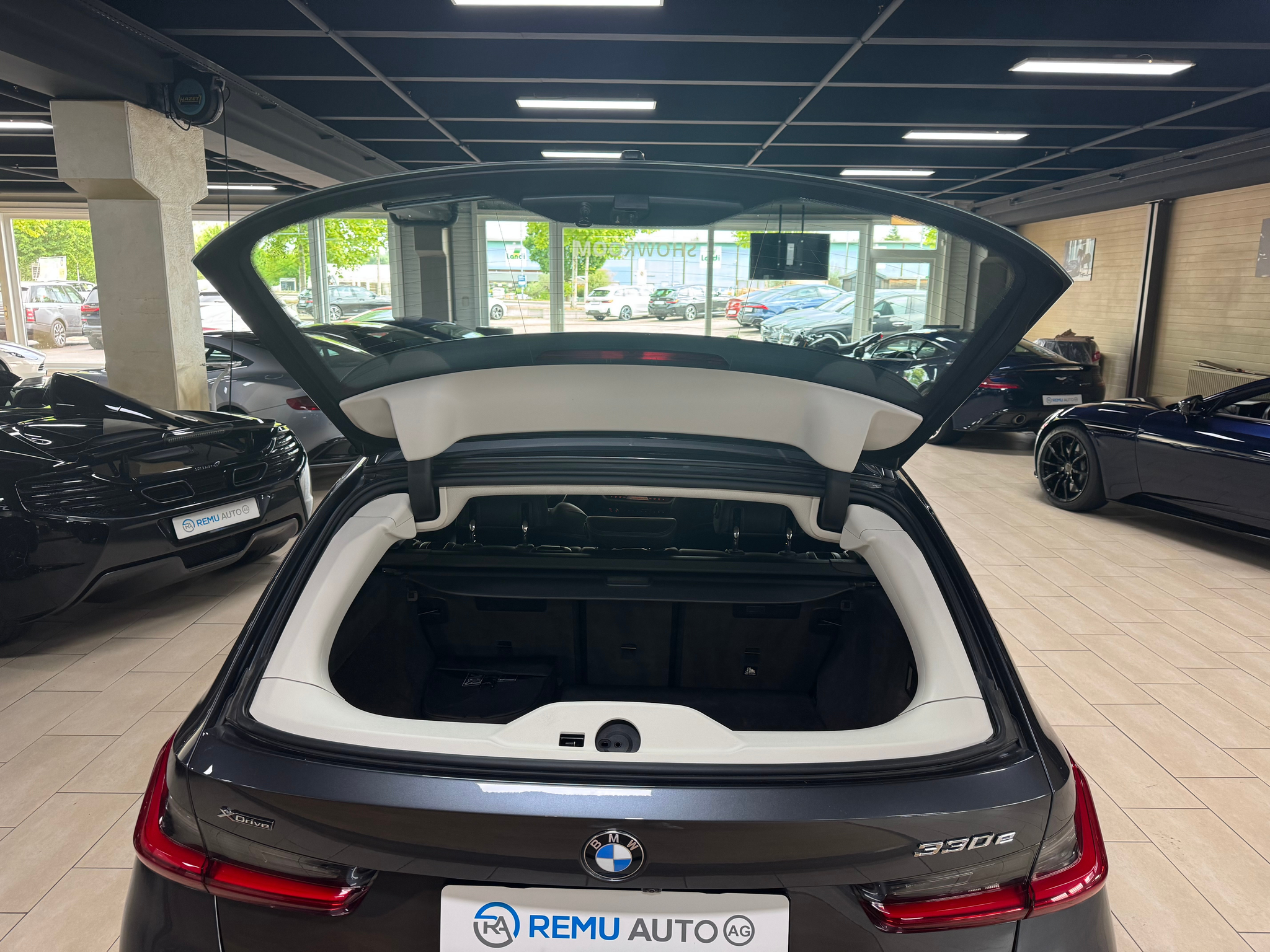 listing desktop thumbnail image 16