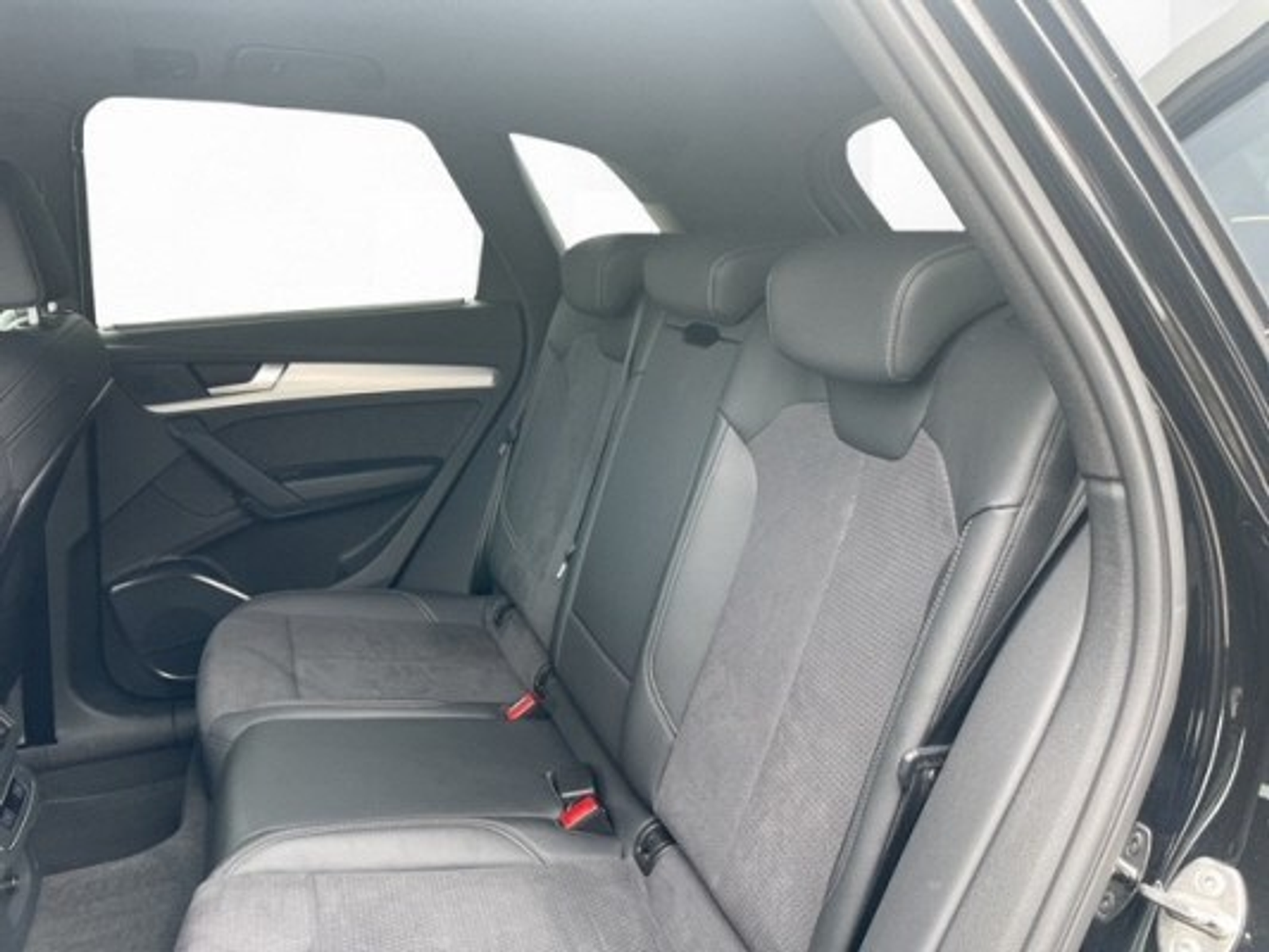 listing desktop thumbnail image 12