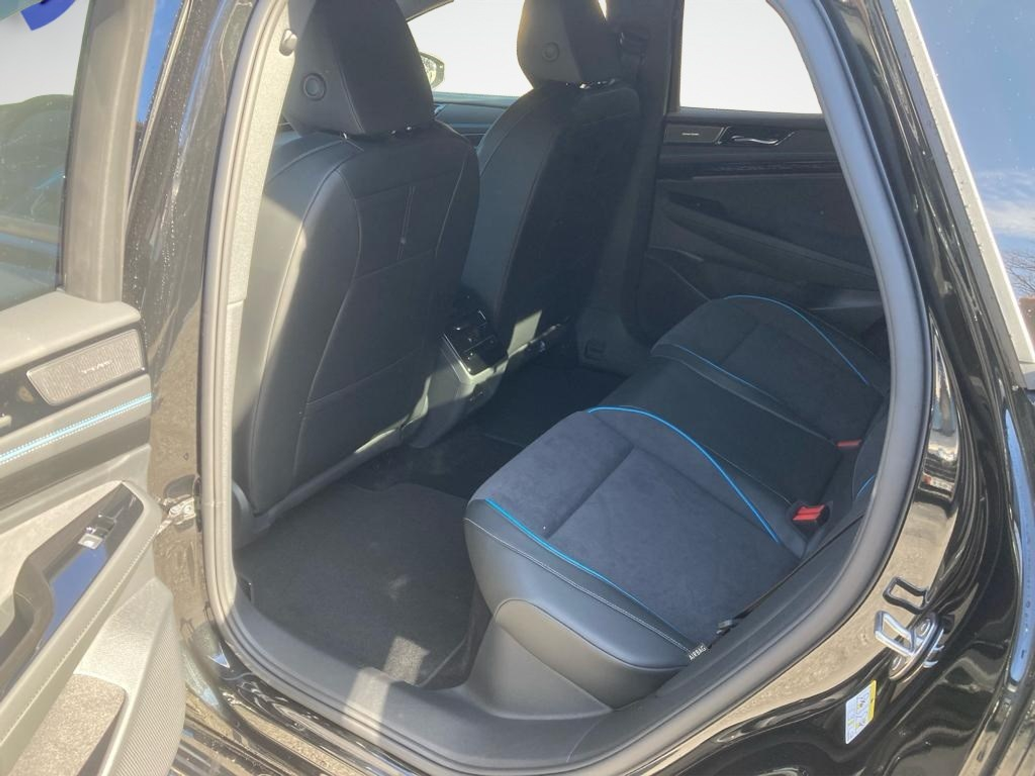 listing desktop thumbnail image 10