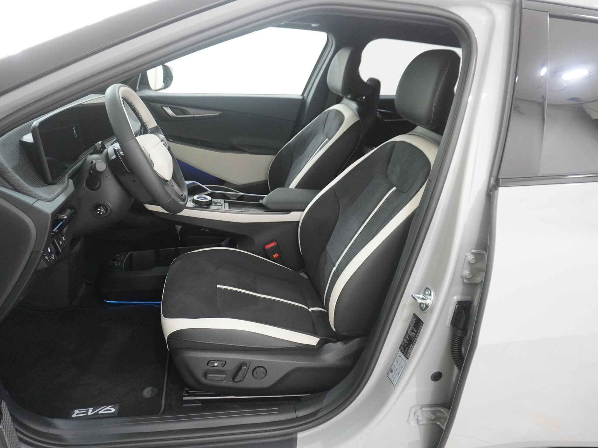 listing desktop thumbnail image 11