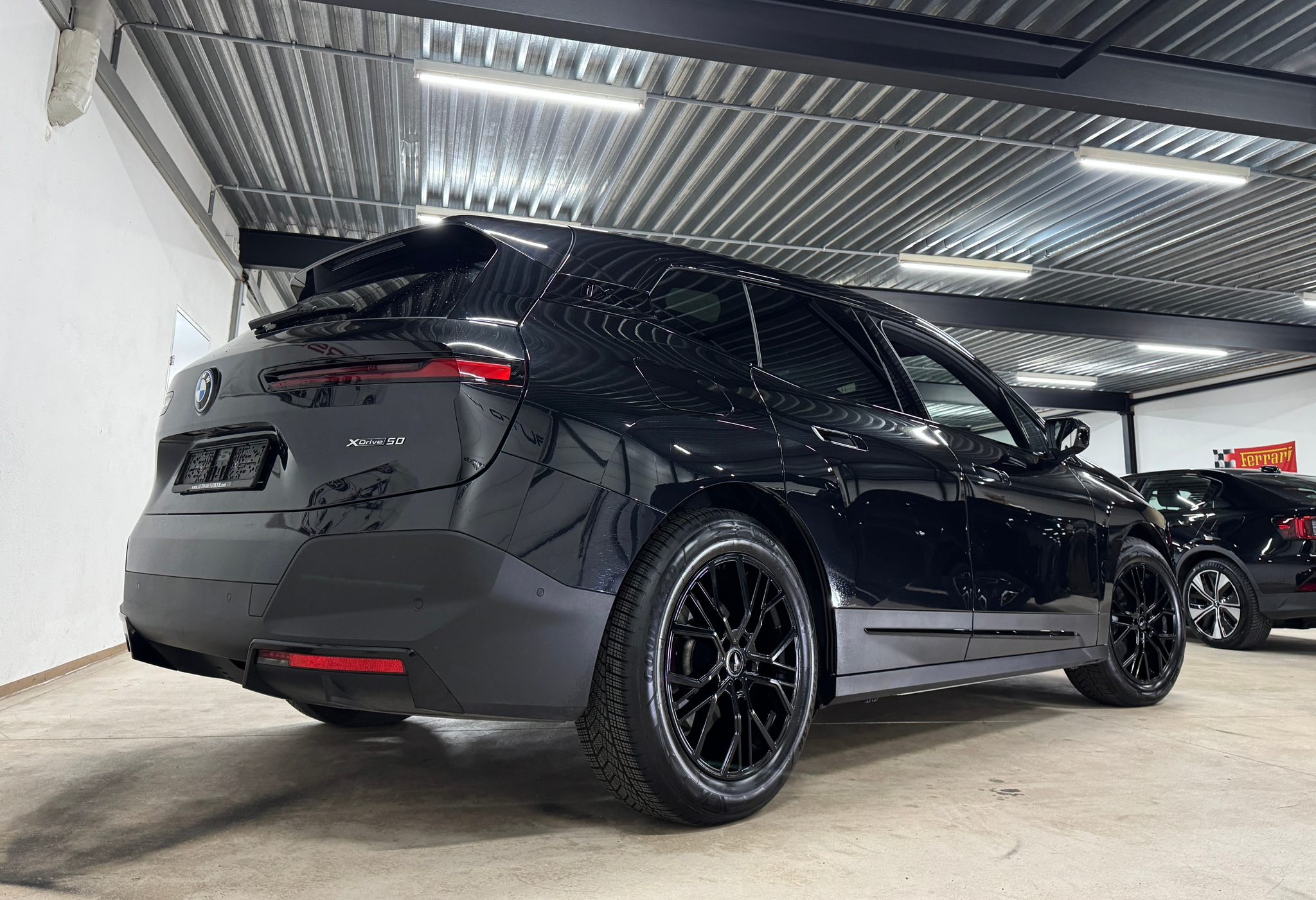 listing desktop thumbnail image 3