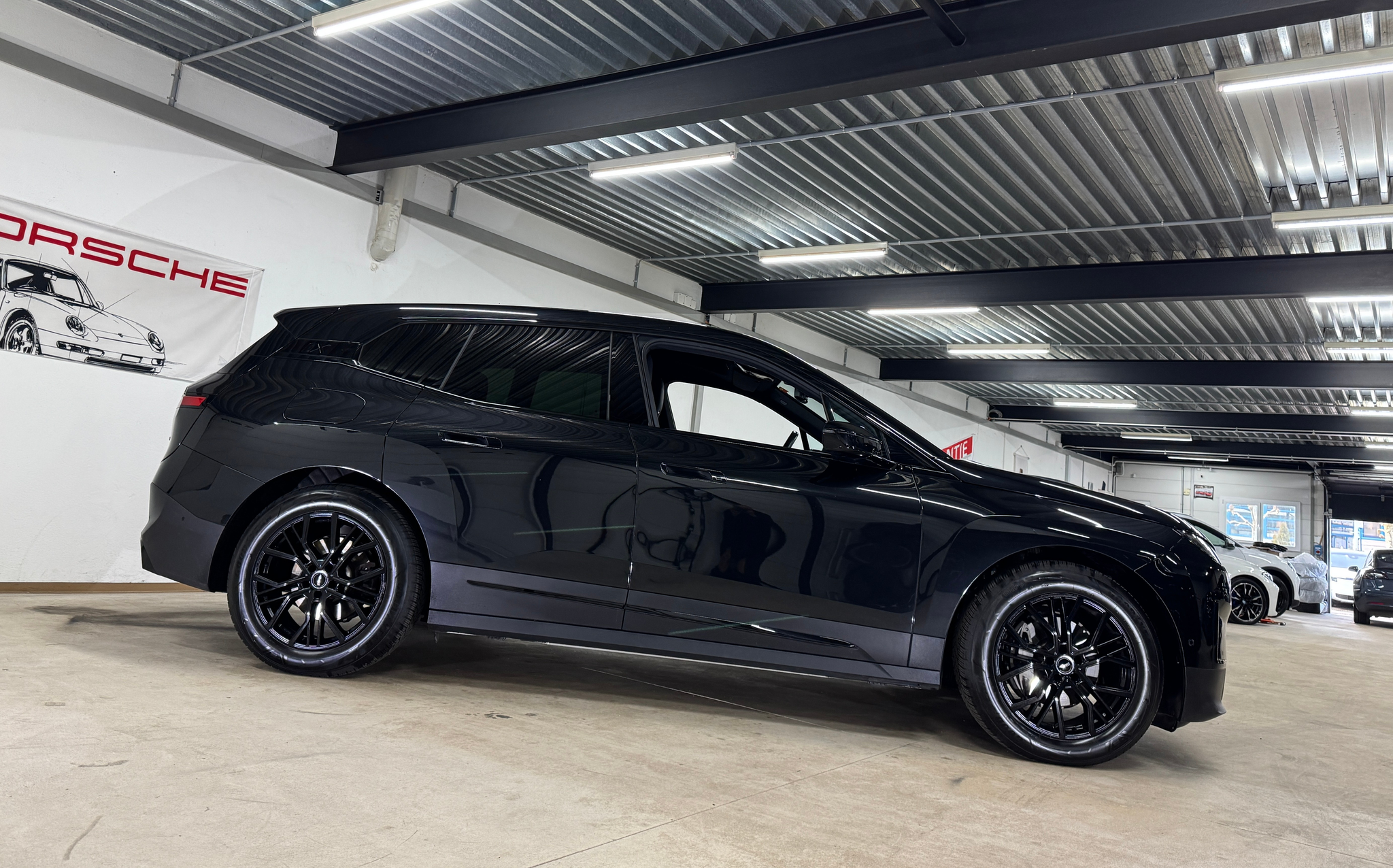 listing desktop thumbnail image 2