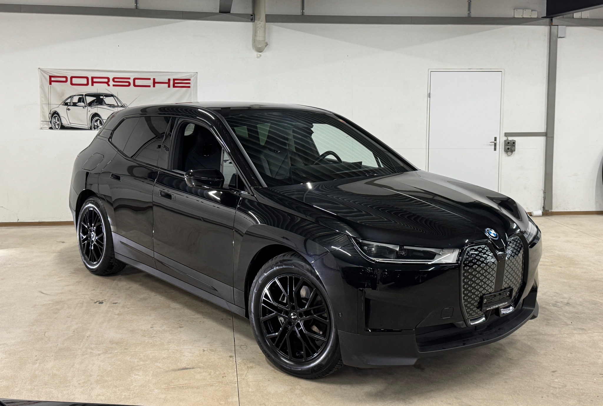 listing desktop thumbnail image 1