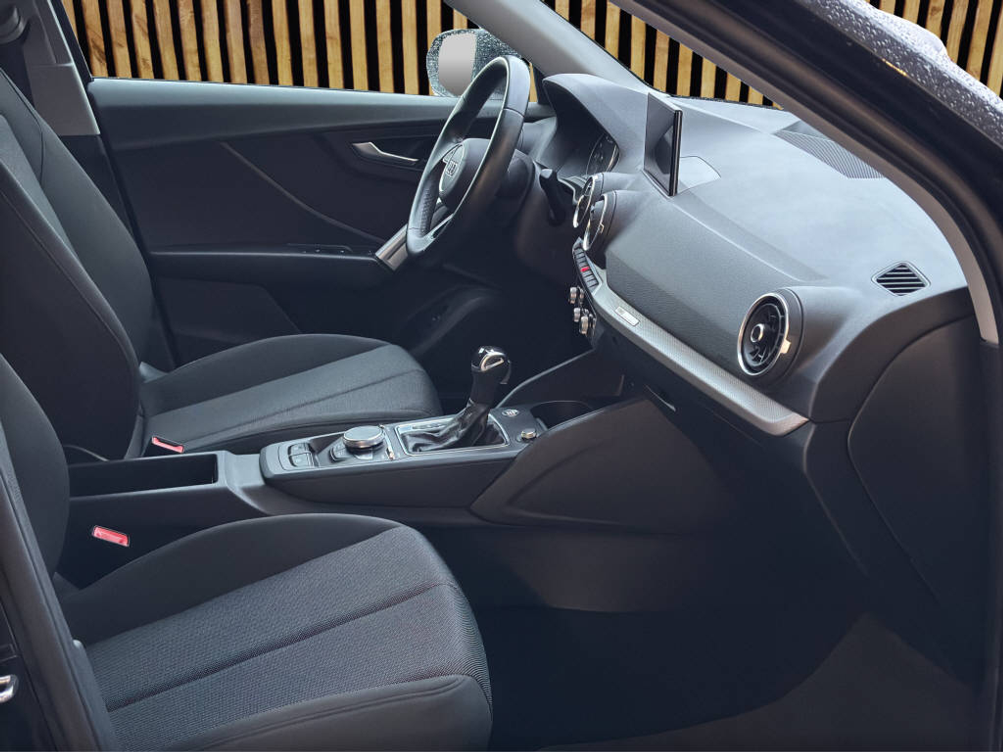 listing desktop thumbnail image 4