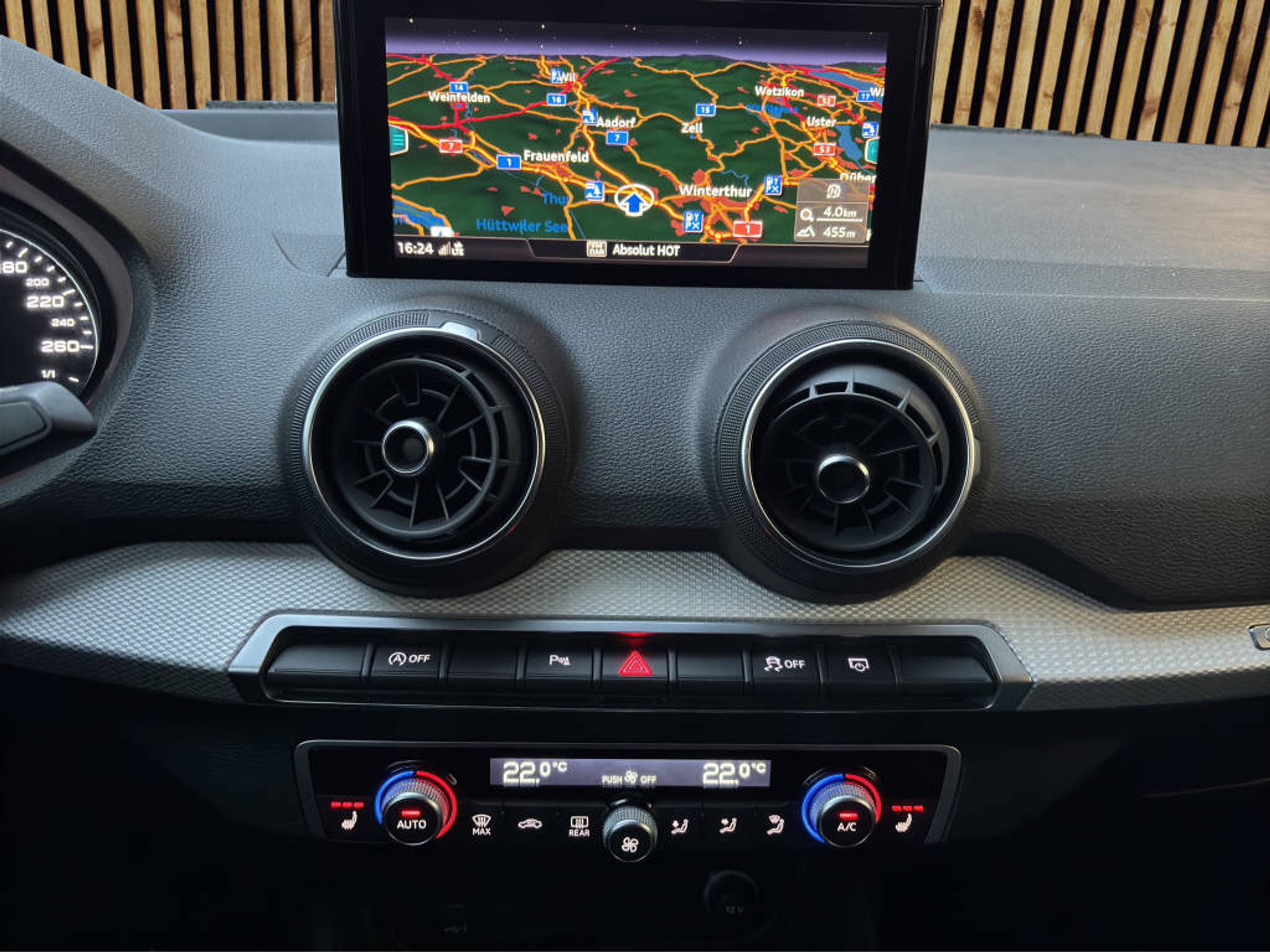 listing desktop thumbnail image 9