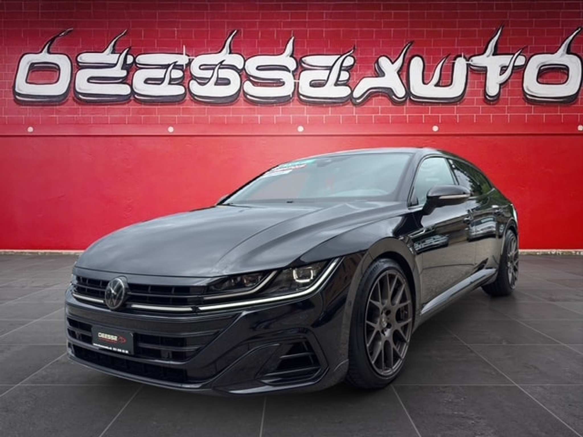 listing desktop thumbnail image 1