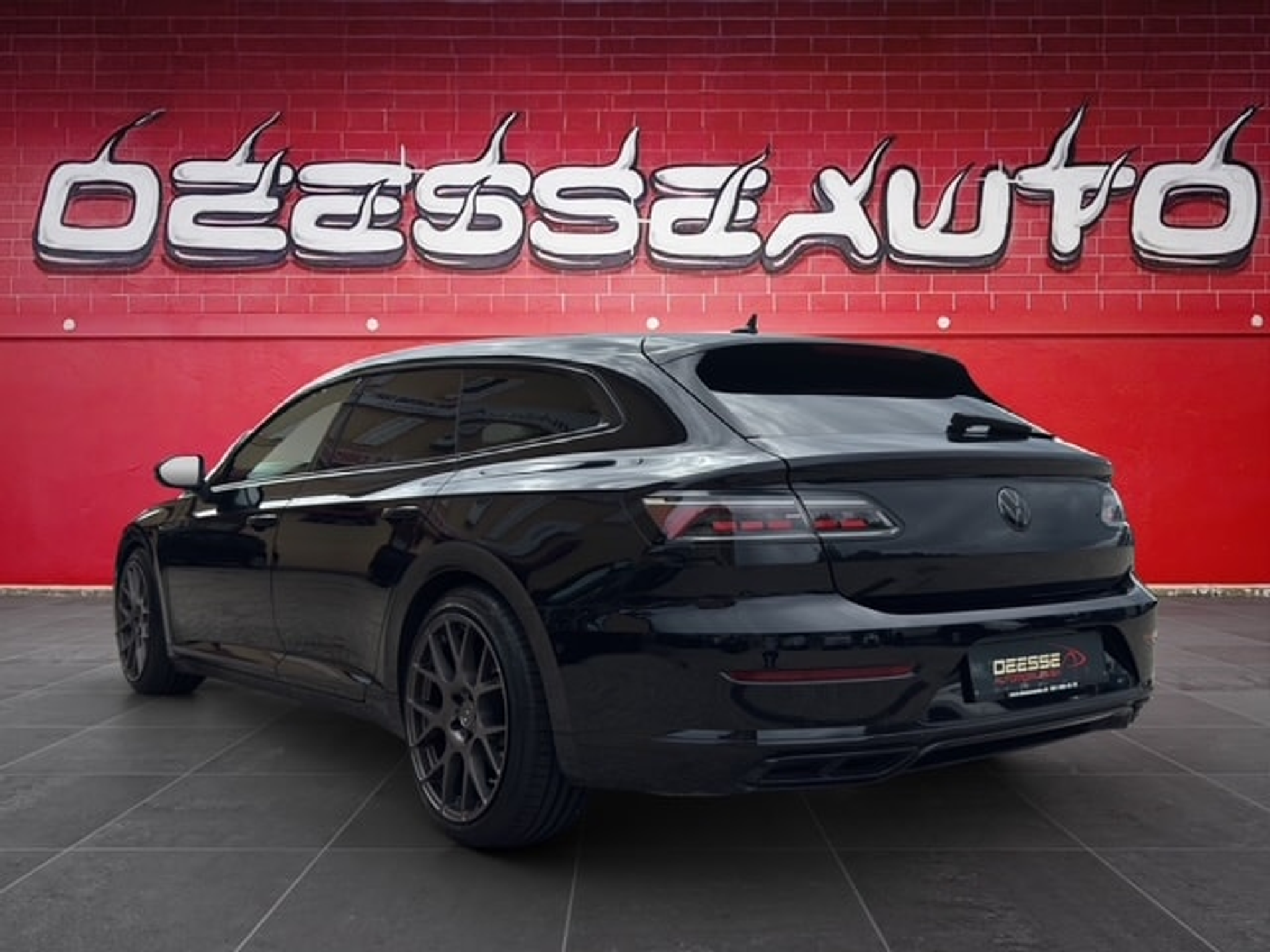 listing desktop thumbnail image 4