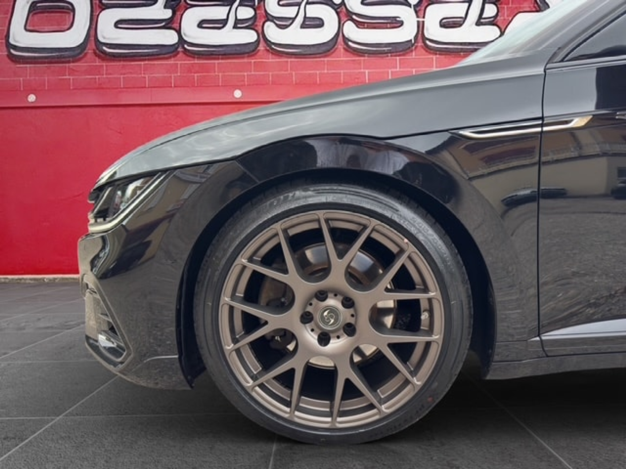 listing desktop thumbnail image 23