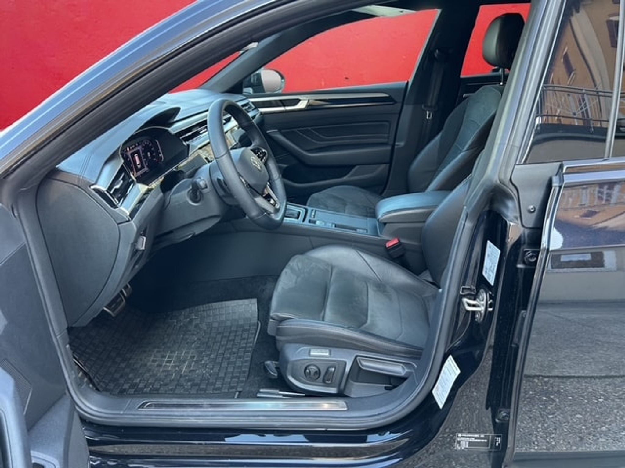 listing desktop thumbnail image 20