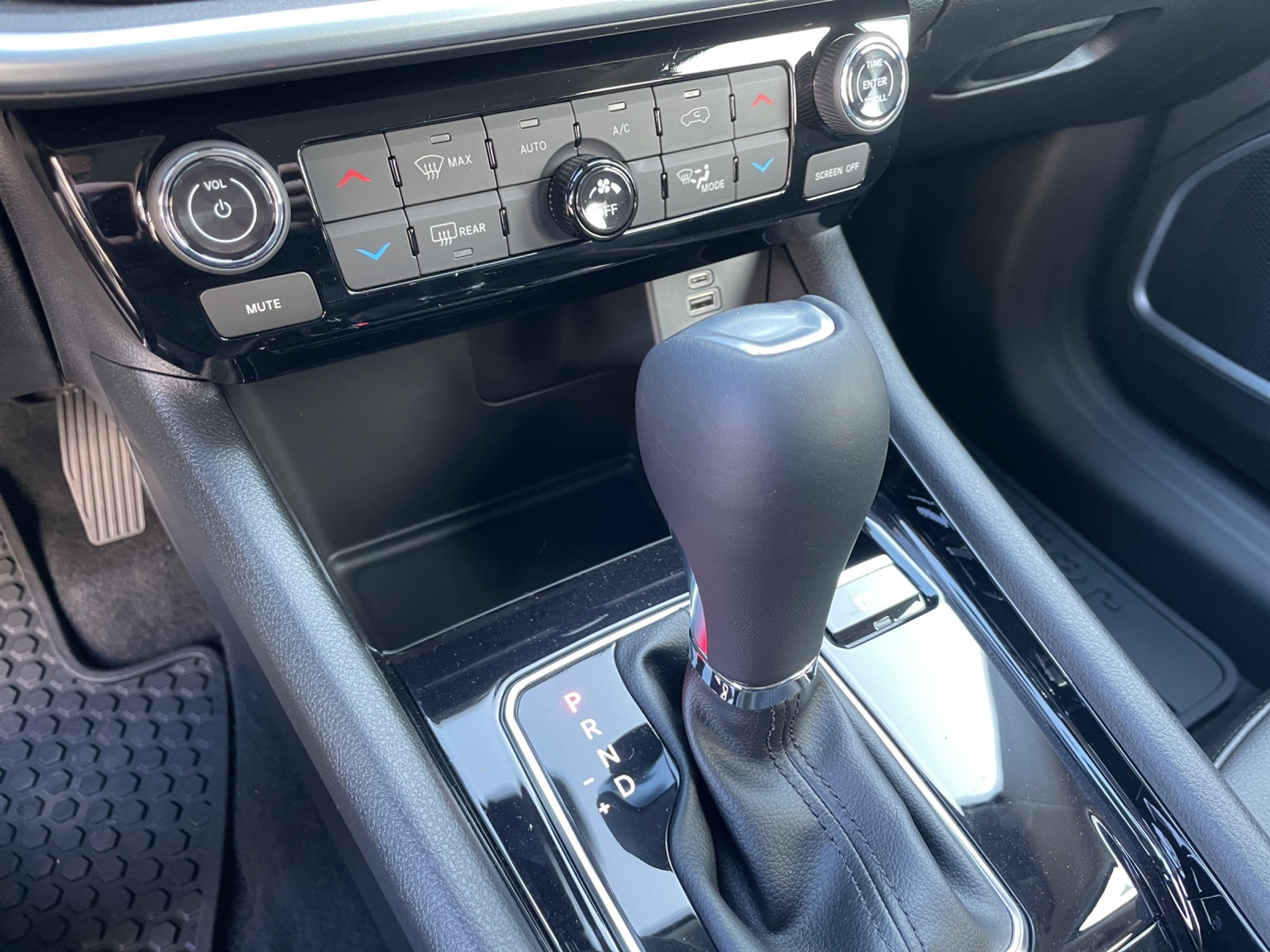 listing desktop thumbnail image 11