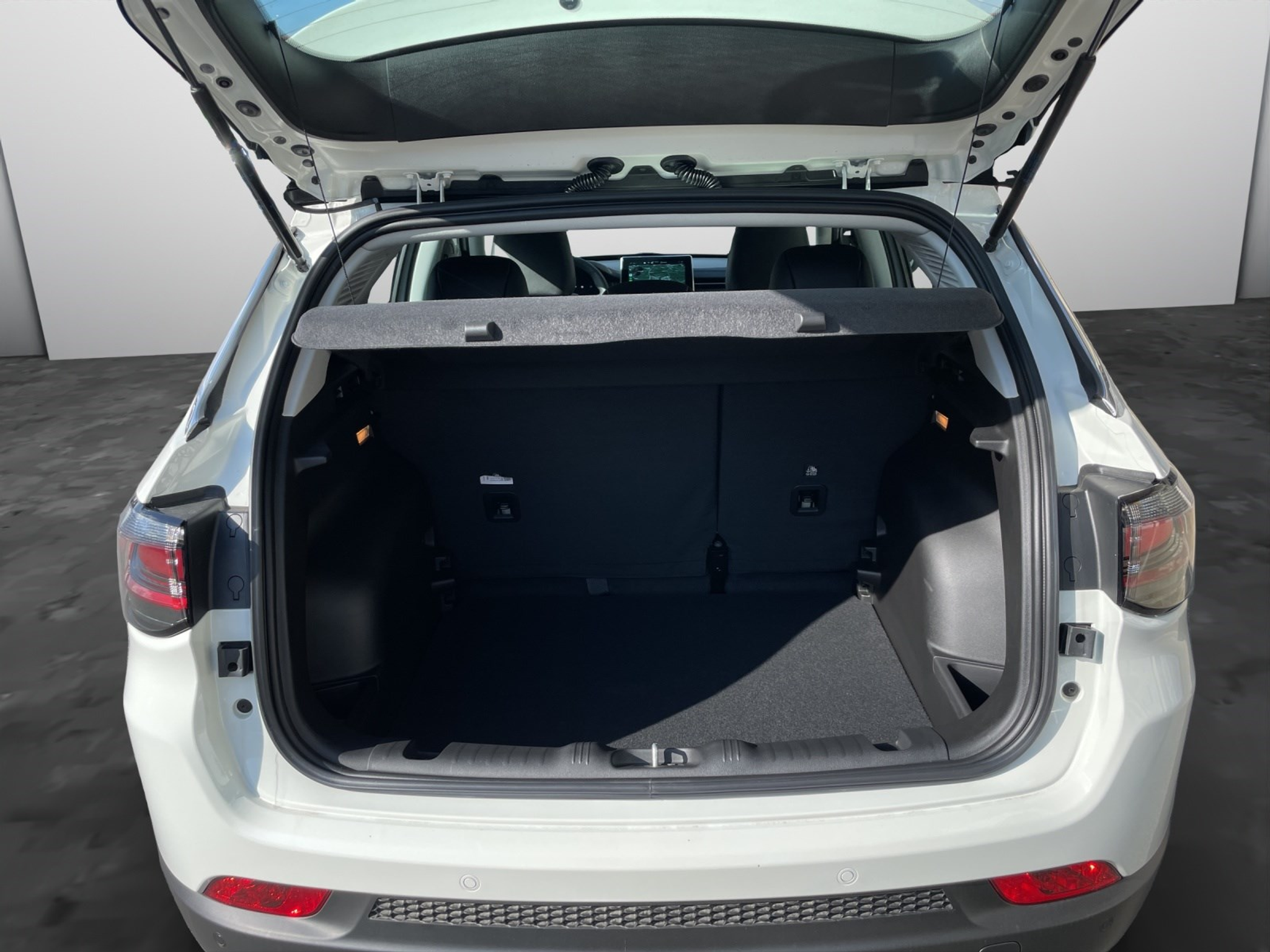 listing desktop thumbnail image 14