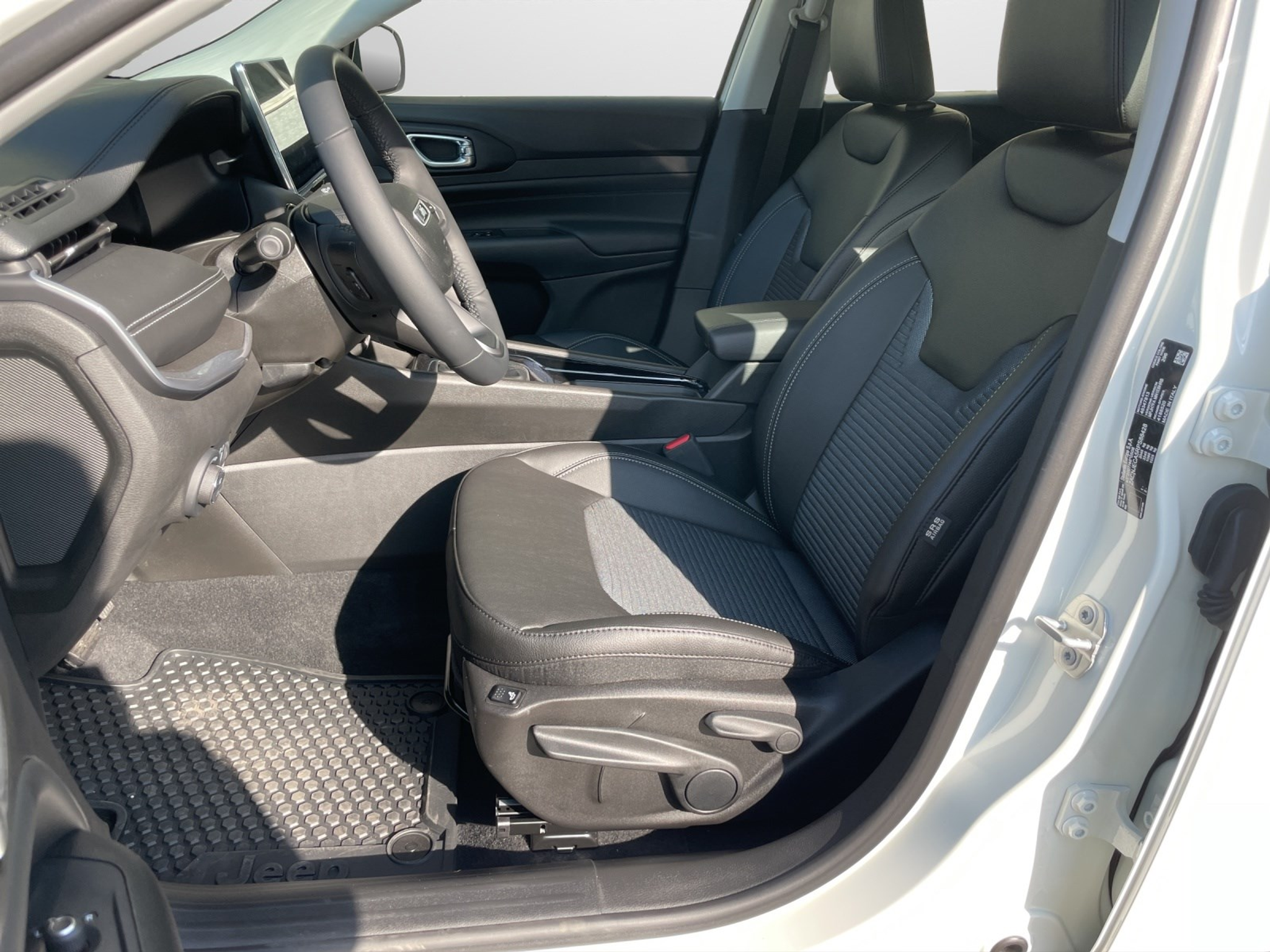 listing desktop thumbnail image 5