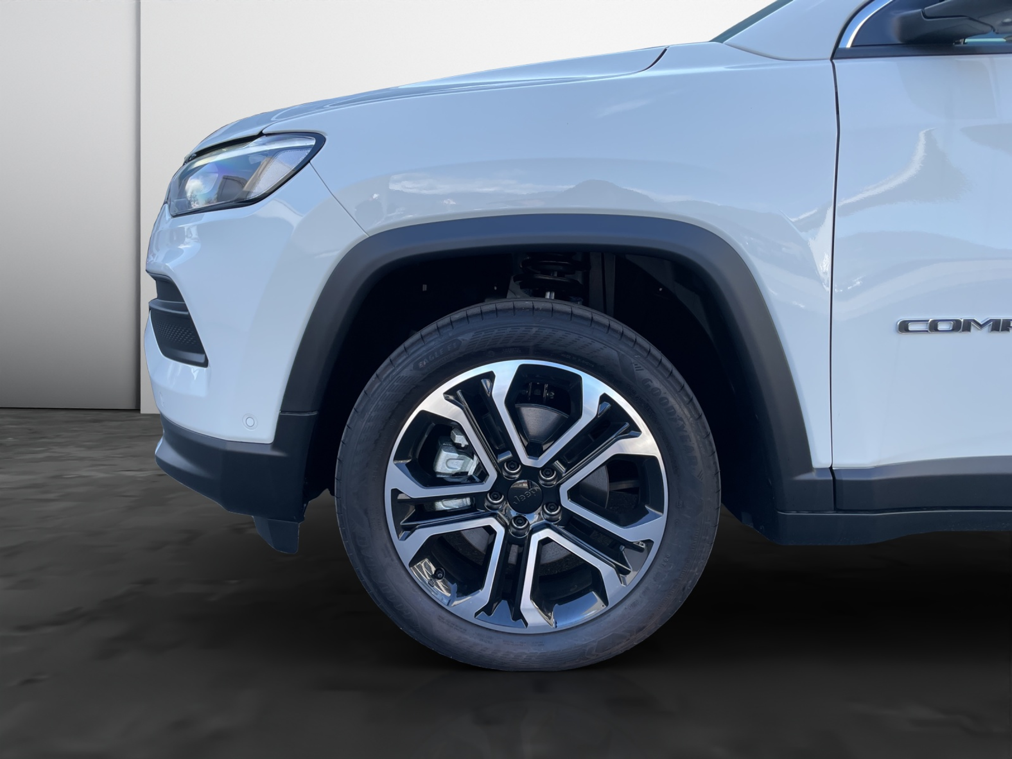 listing desktop thumbnail image 15