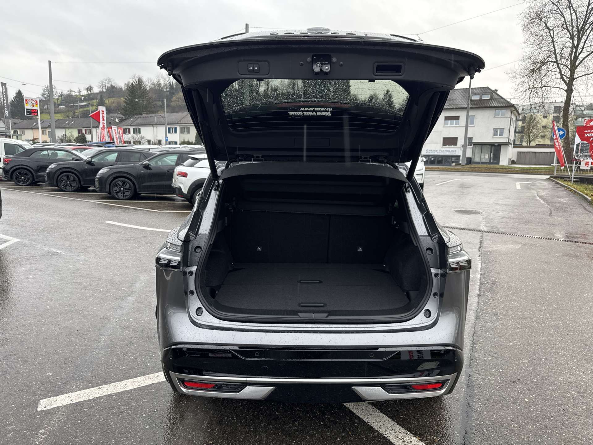 listing desktop thumbnail image 7