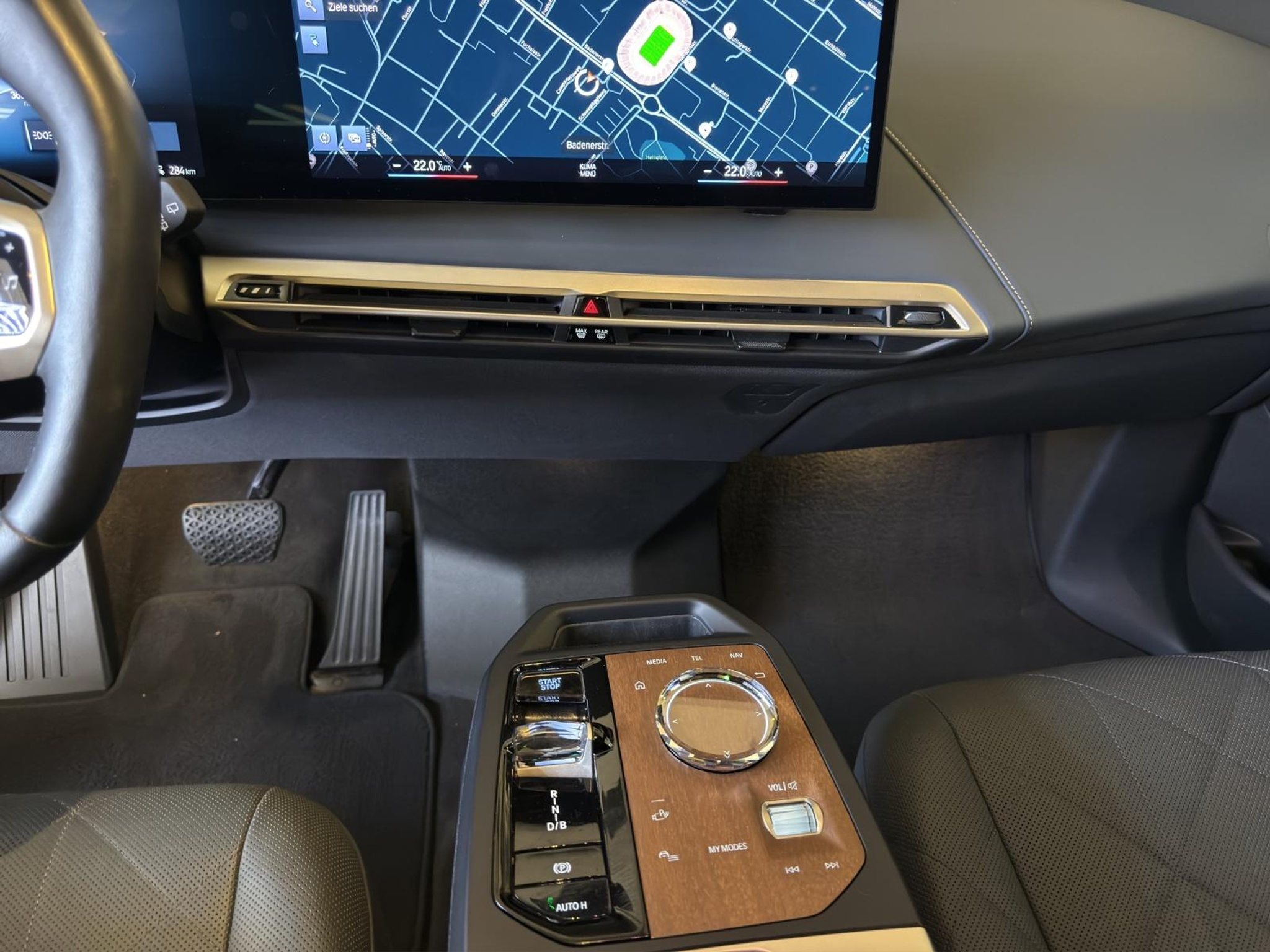 listing desktop thumbnail image 13