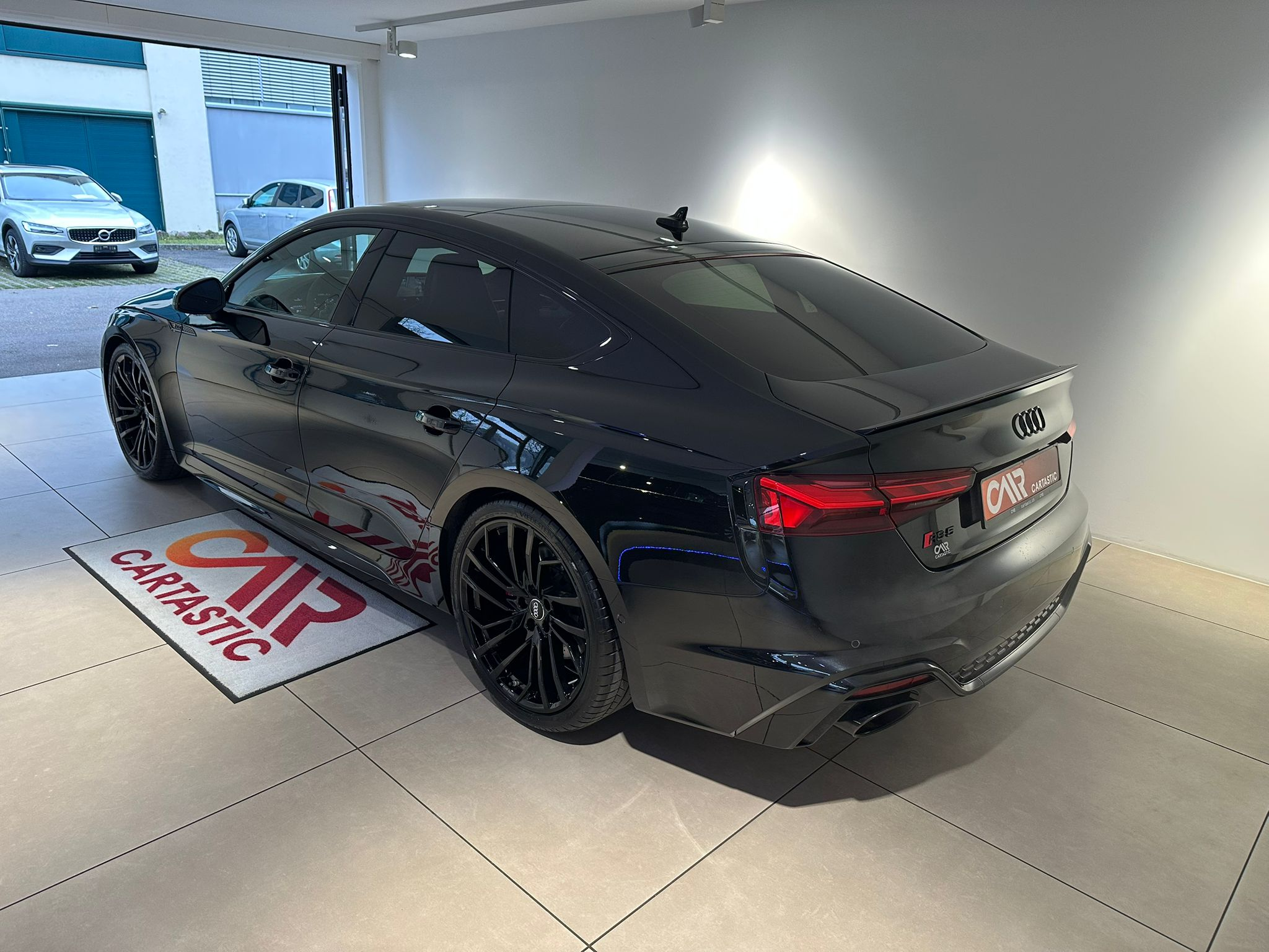 listing desktop thumbnail image 2