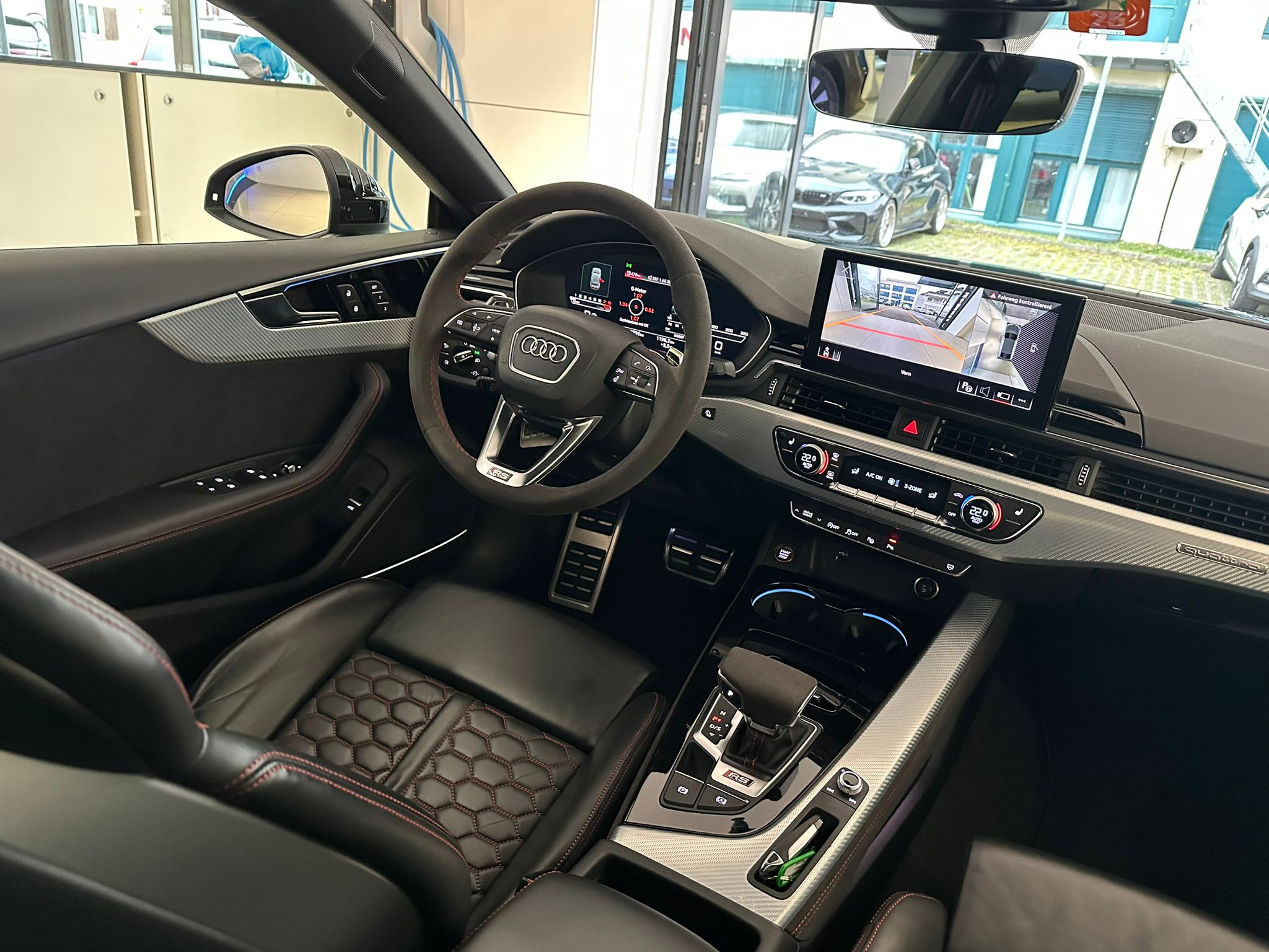 listing desktop thumbnail image 7