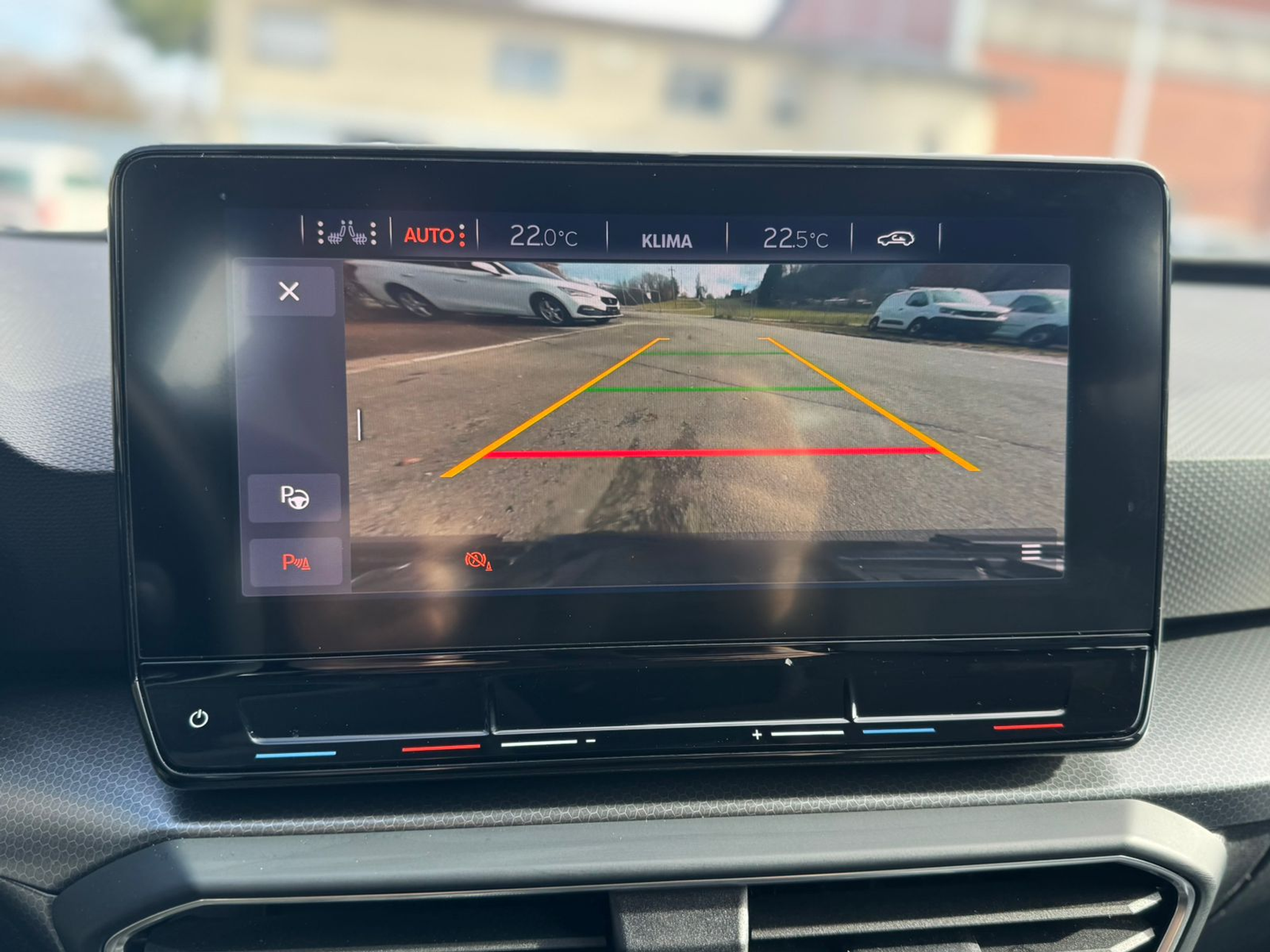 listing desktop thumbnail image 12