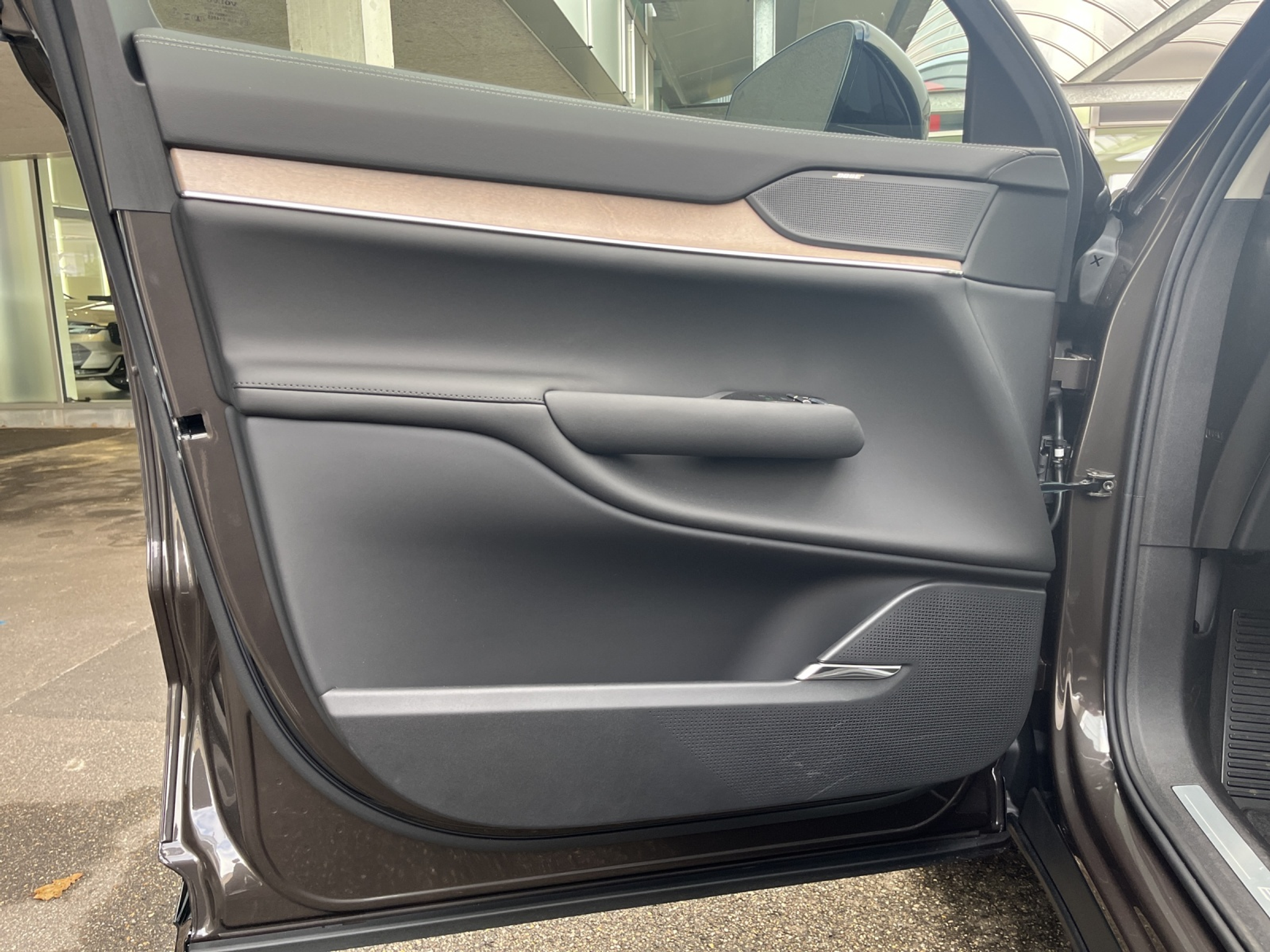 listing desktop thumbnail image 11