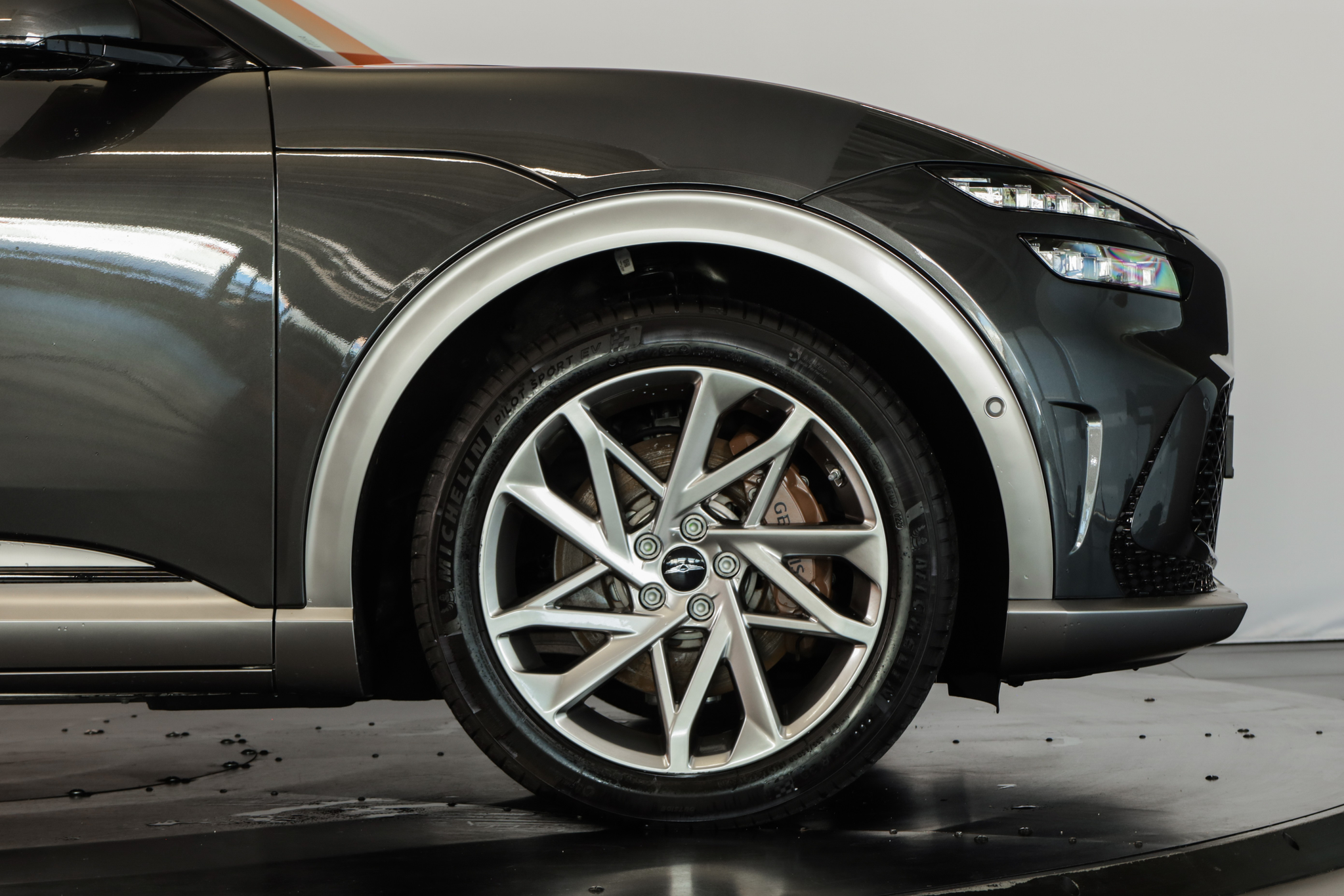 listing desktop thumbnail image 20