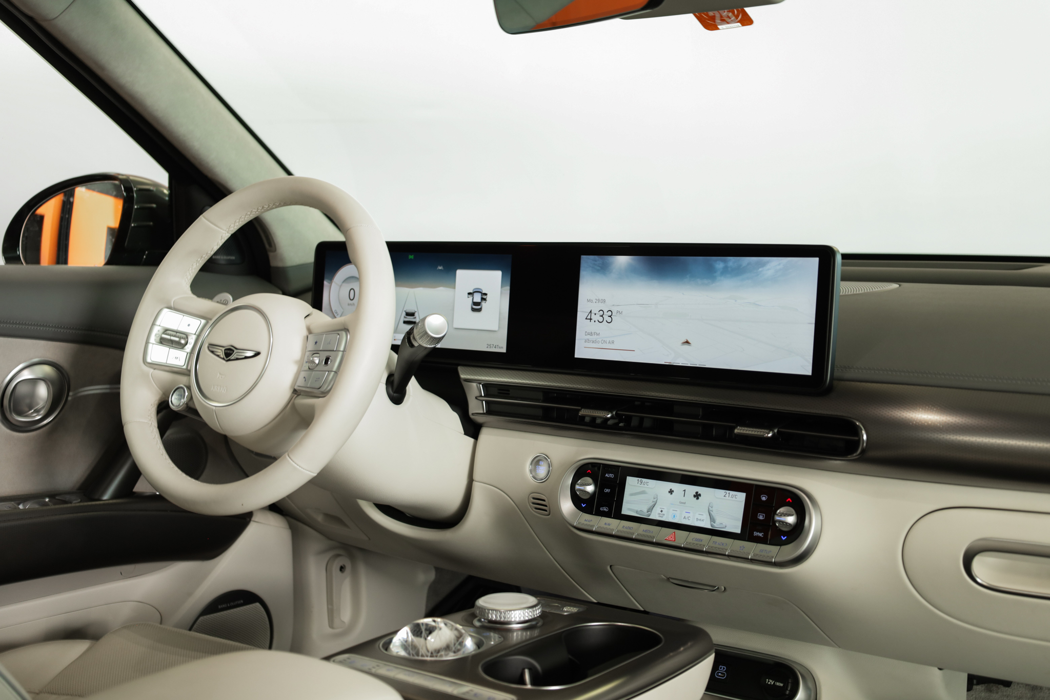 listing desktop thumbnail image 5