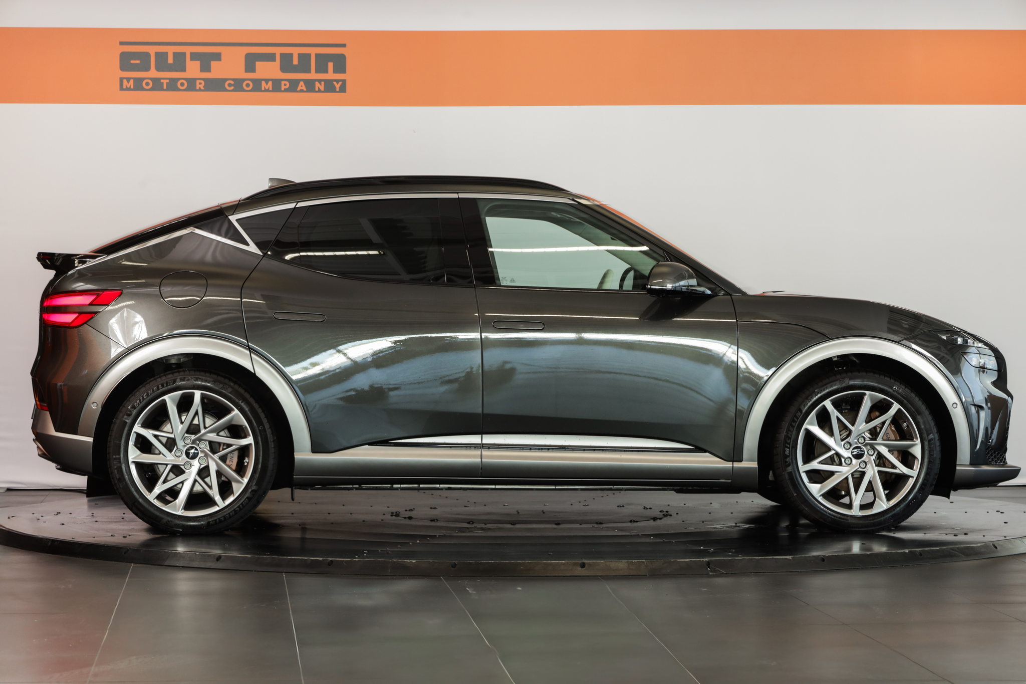 listing desktop thumbnail image 3