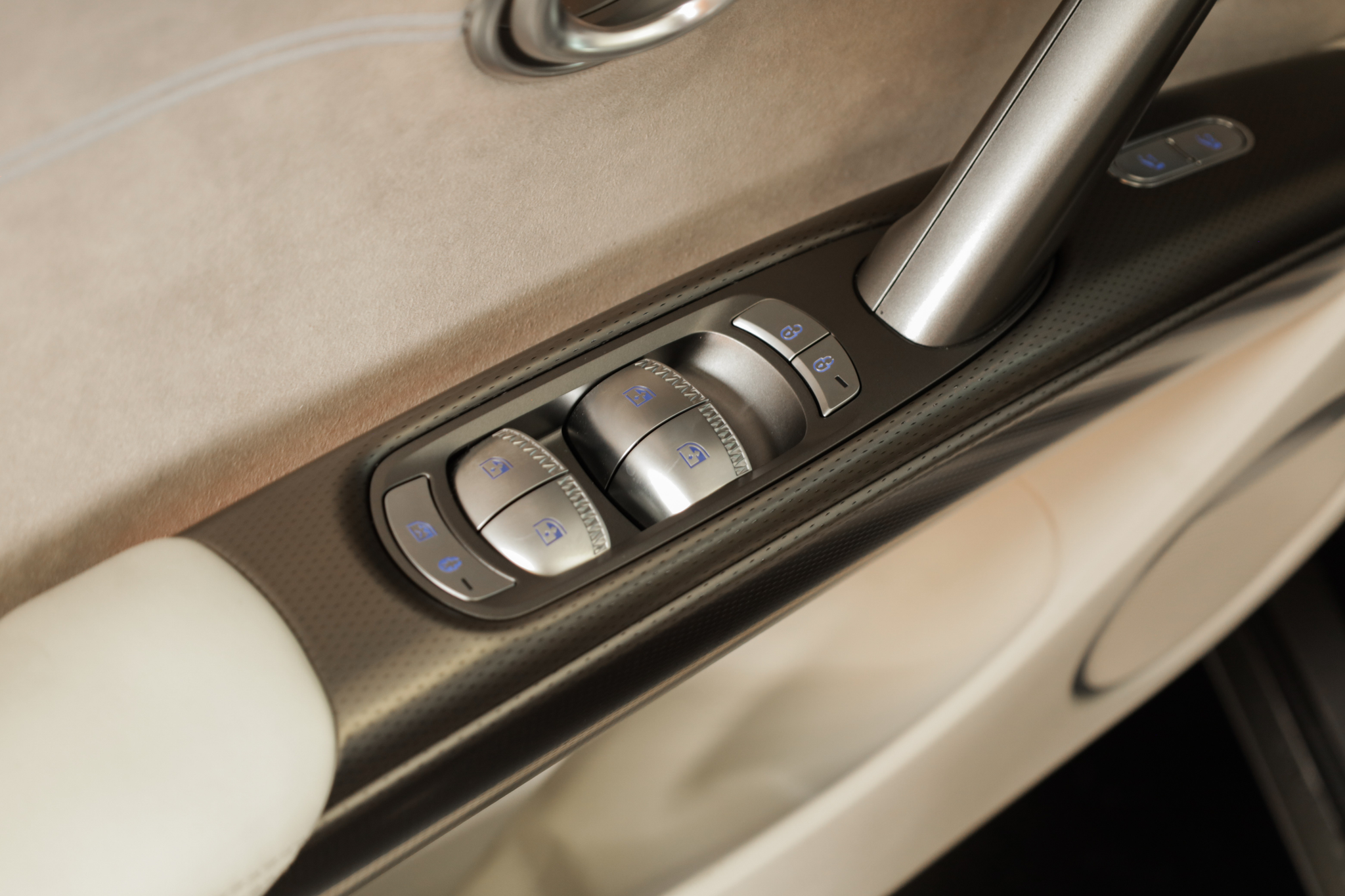 listing desktop thumbnail image 15