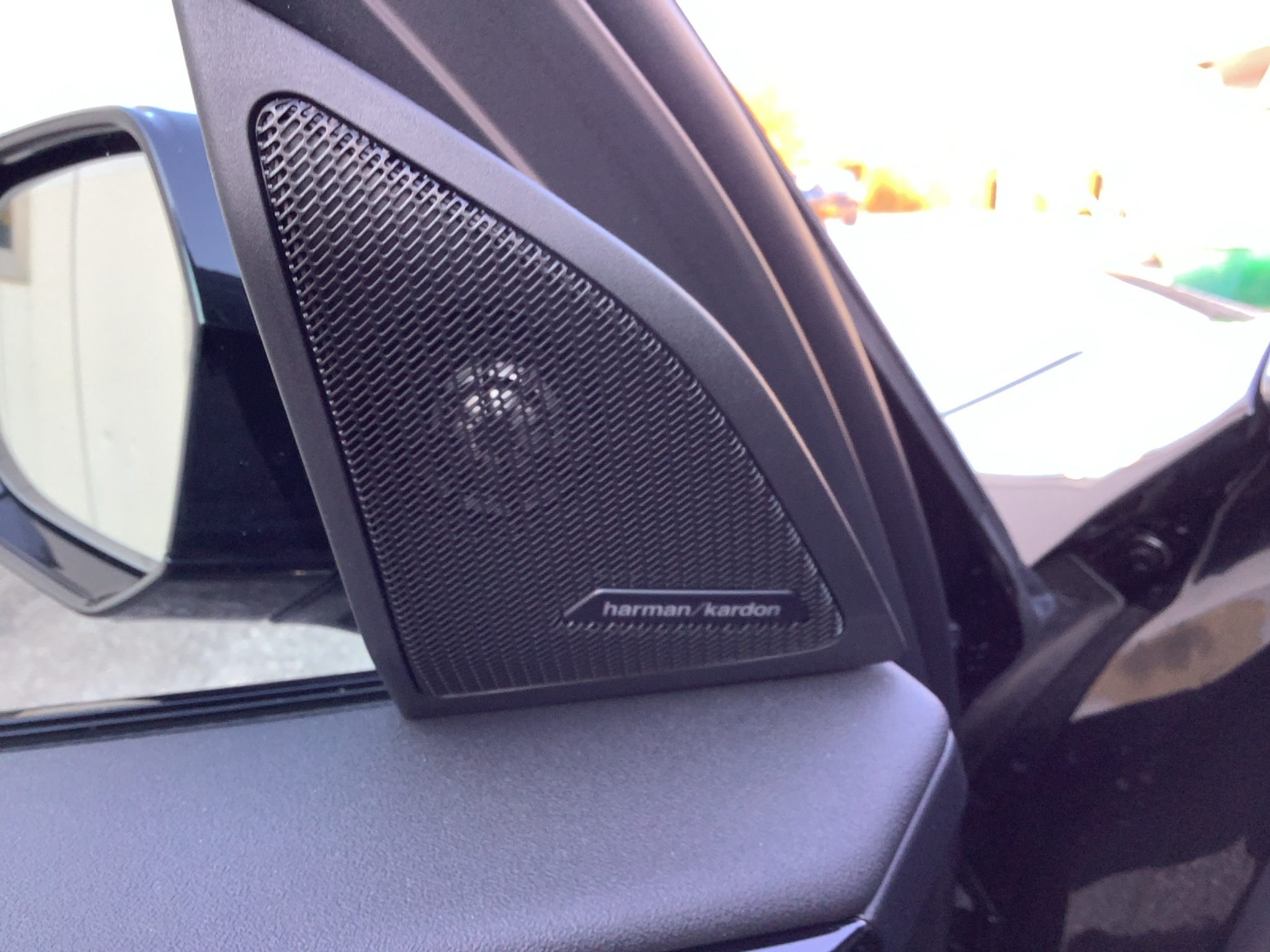 listing desktop thumbnail image 19