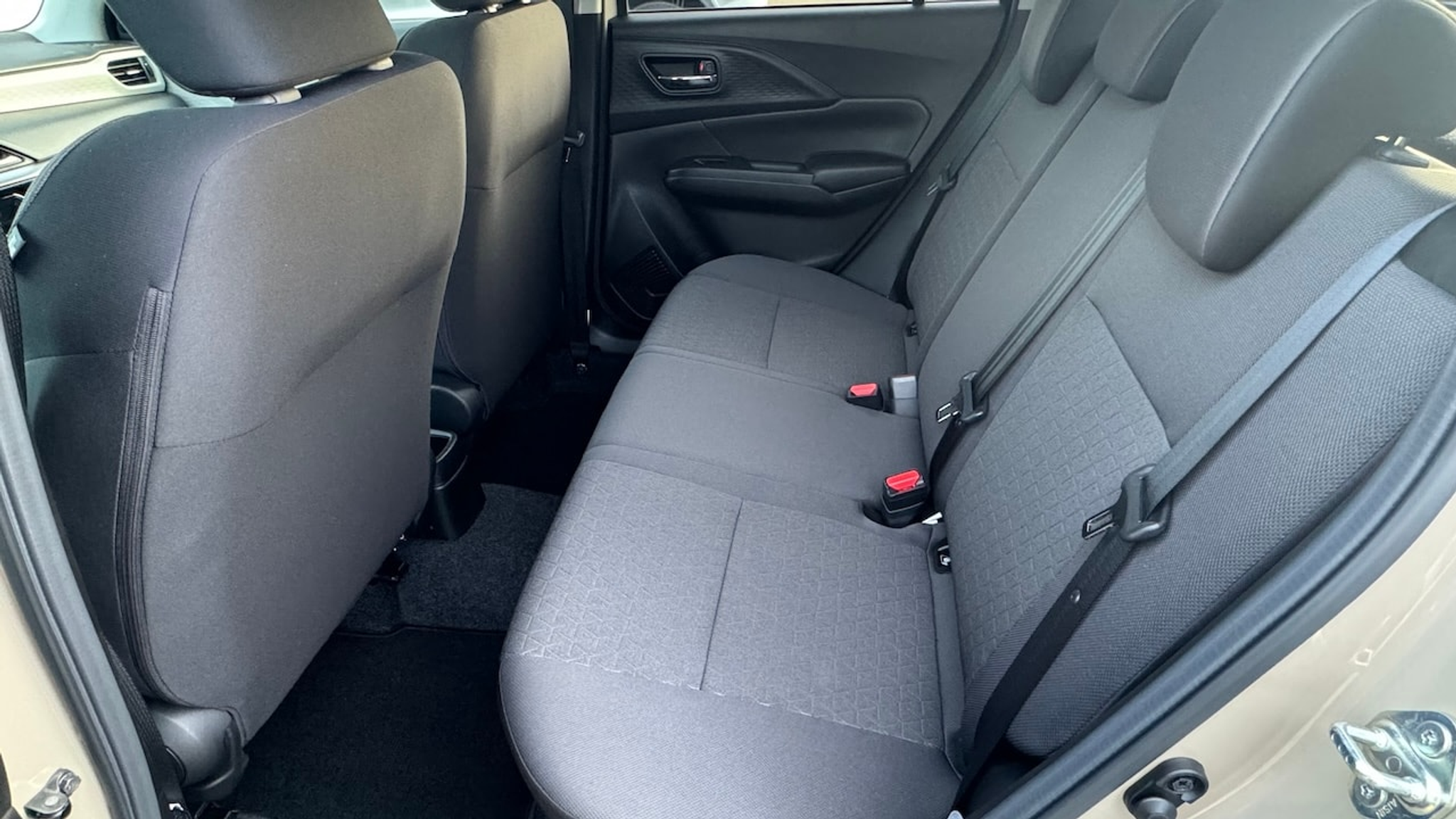 listing desktop thumbnail image 26