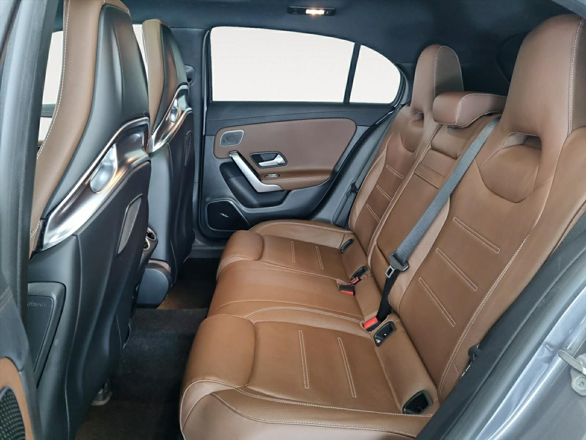 listing desktop thumbnail image 14