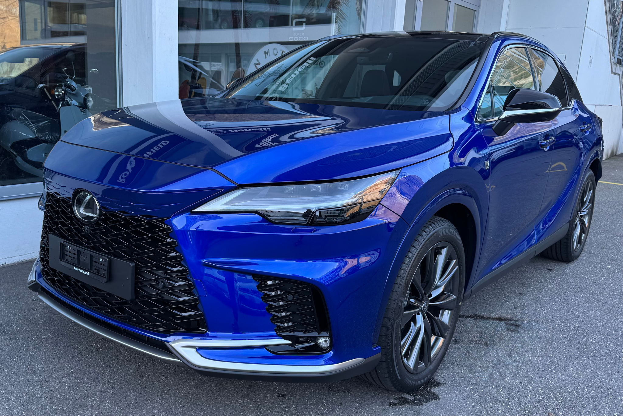 listing desktop thumbnail image 5