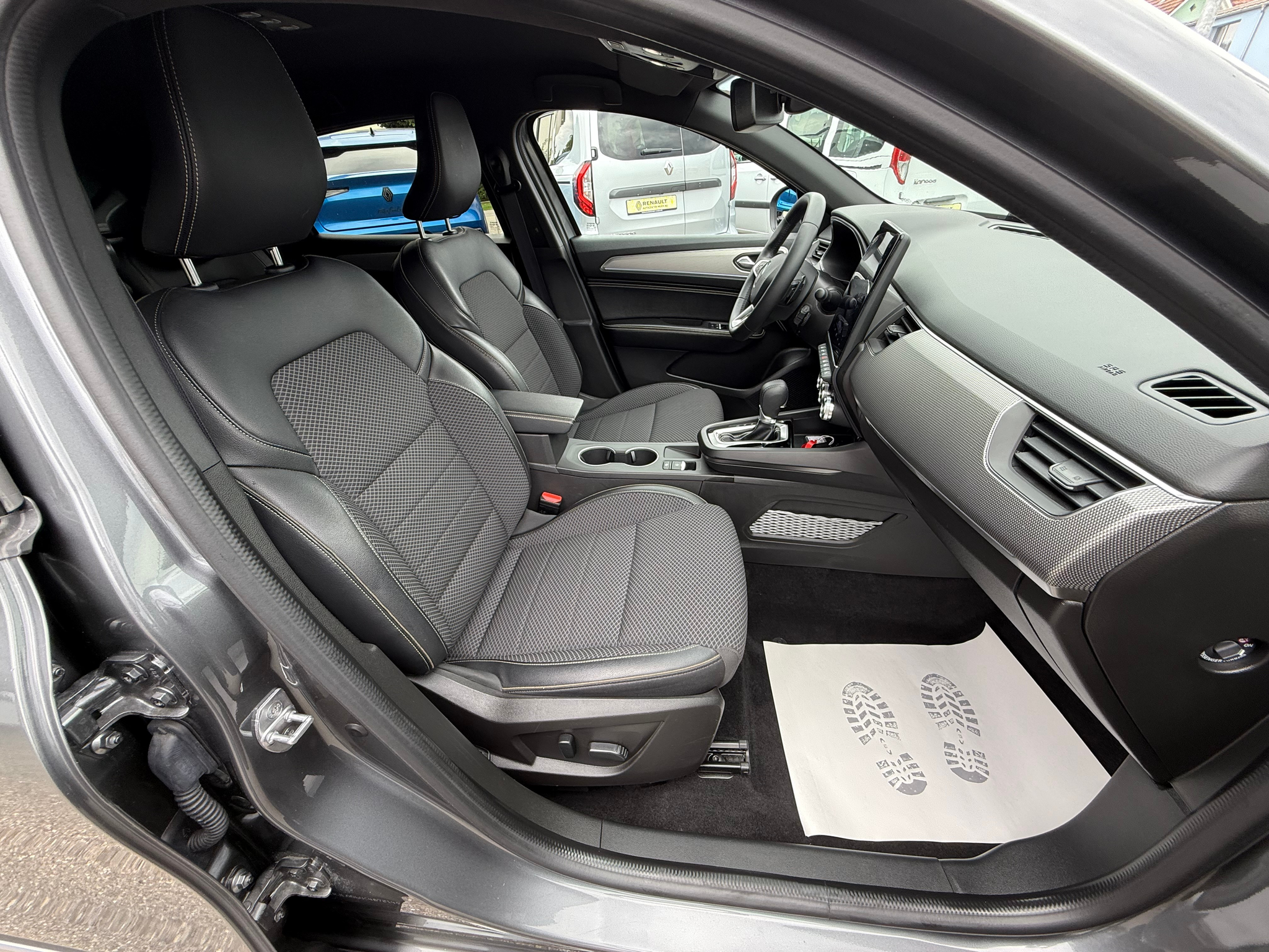 listing desktop thumbnail image 11