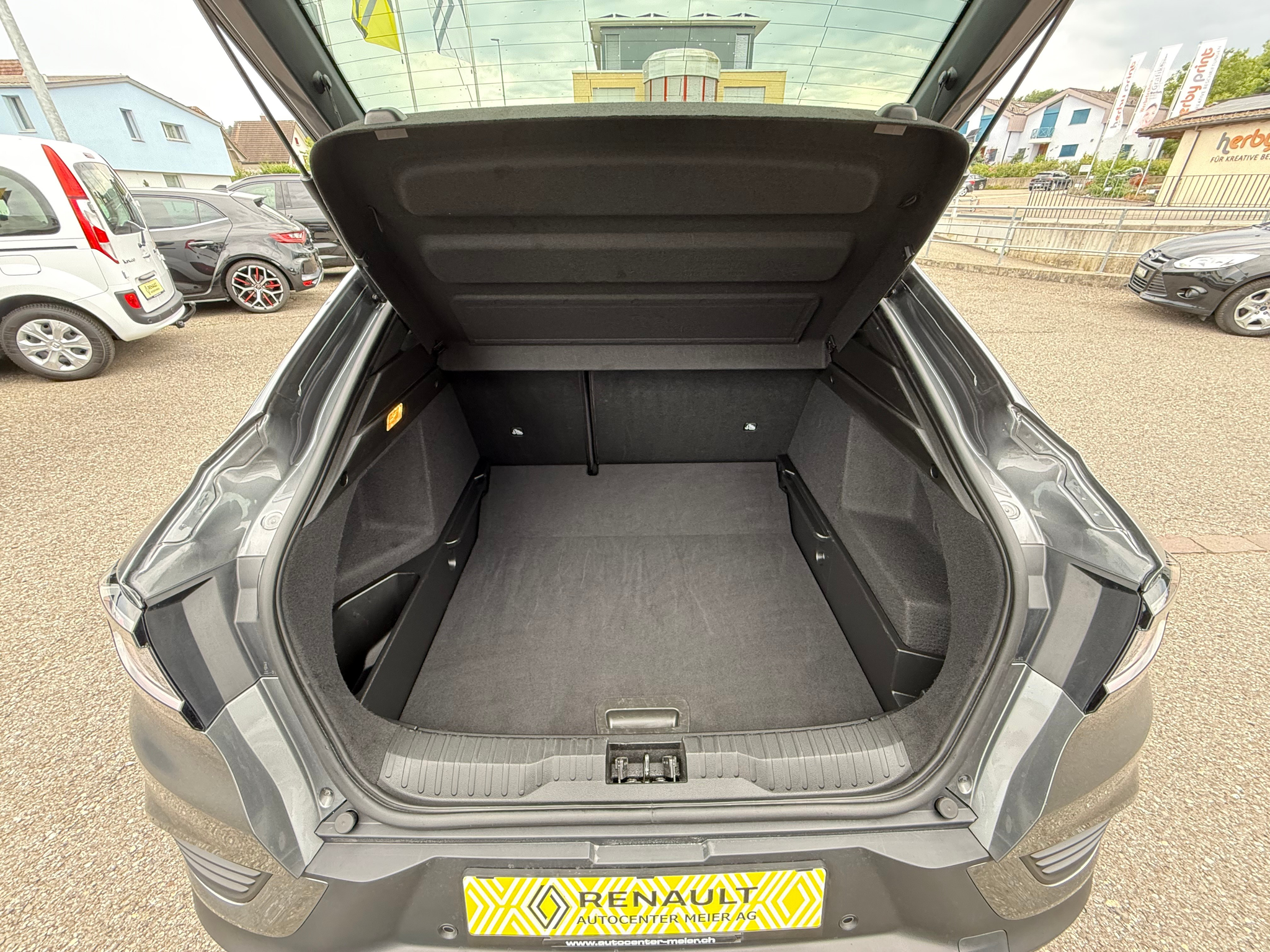 listing desktop thumbnail image 13