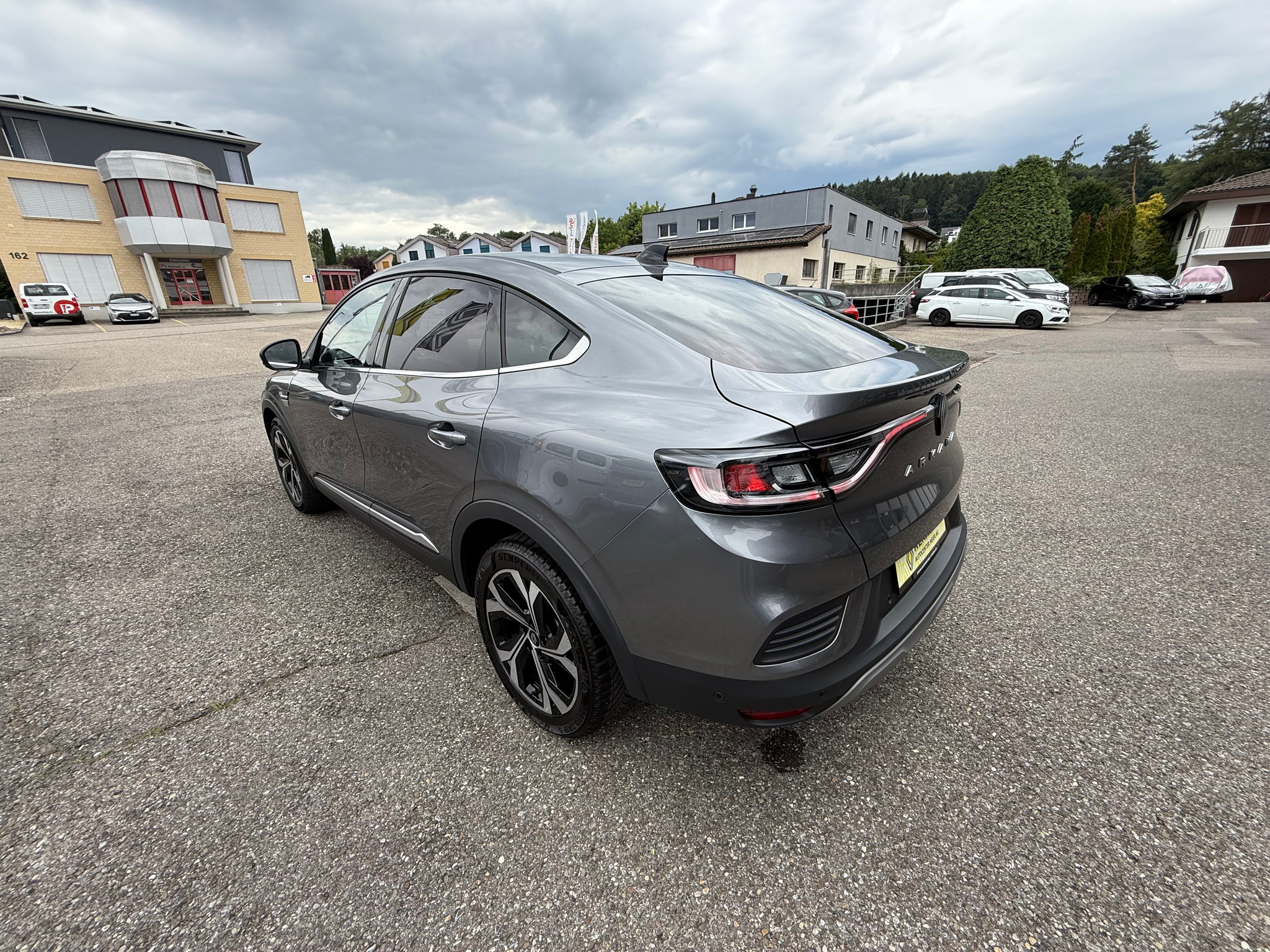 listing desktop thumbnail image 4