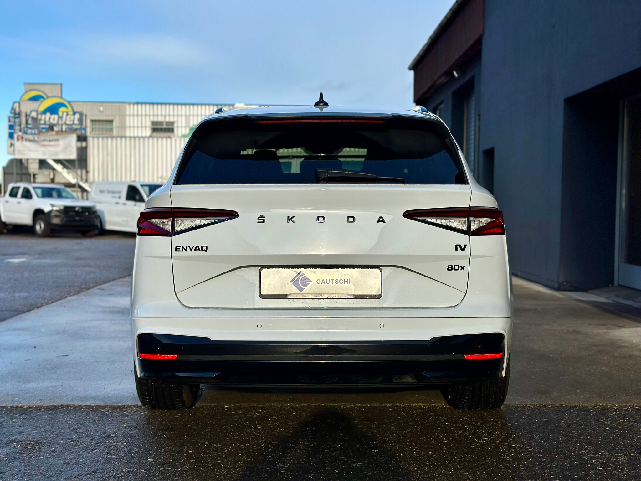 listing desktop thumbnail image 3