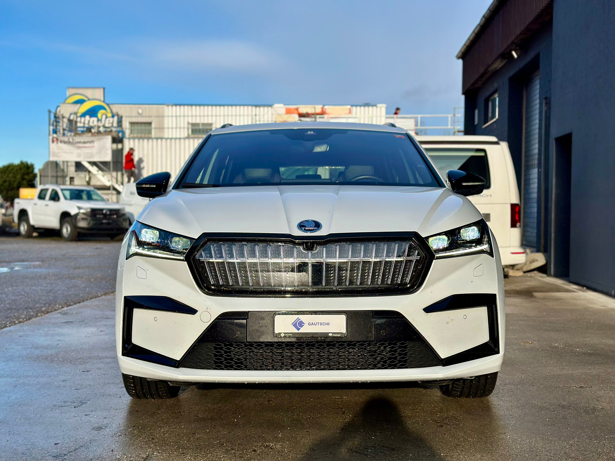 listing desktop thumbnail image 1