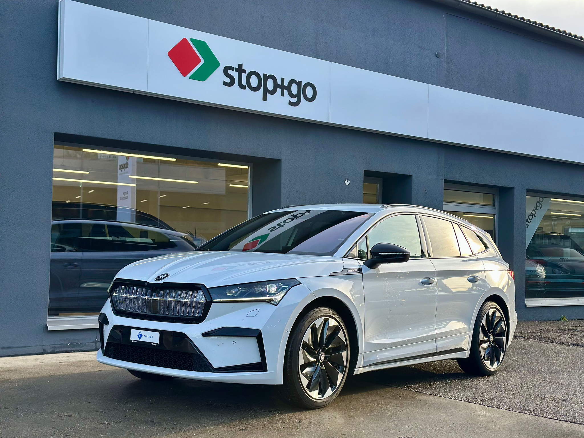 listing desktop thumbnail image 0