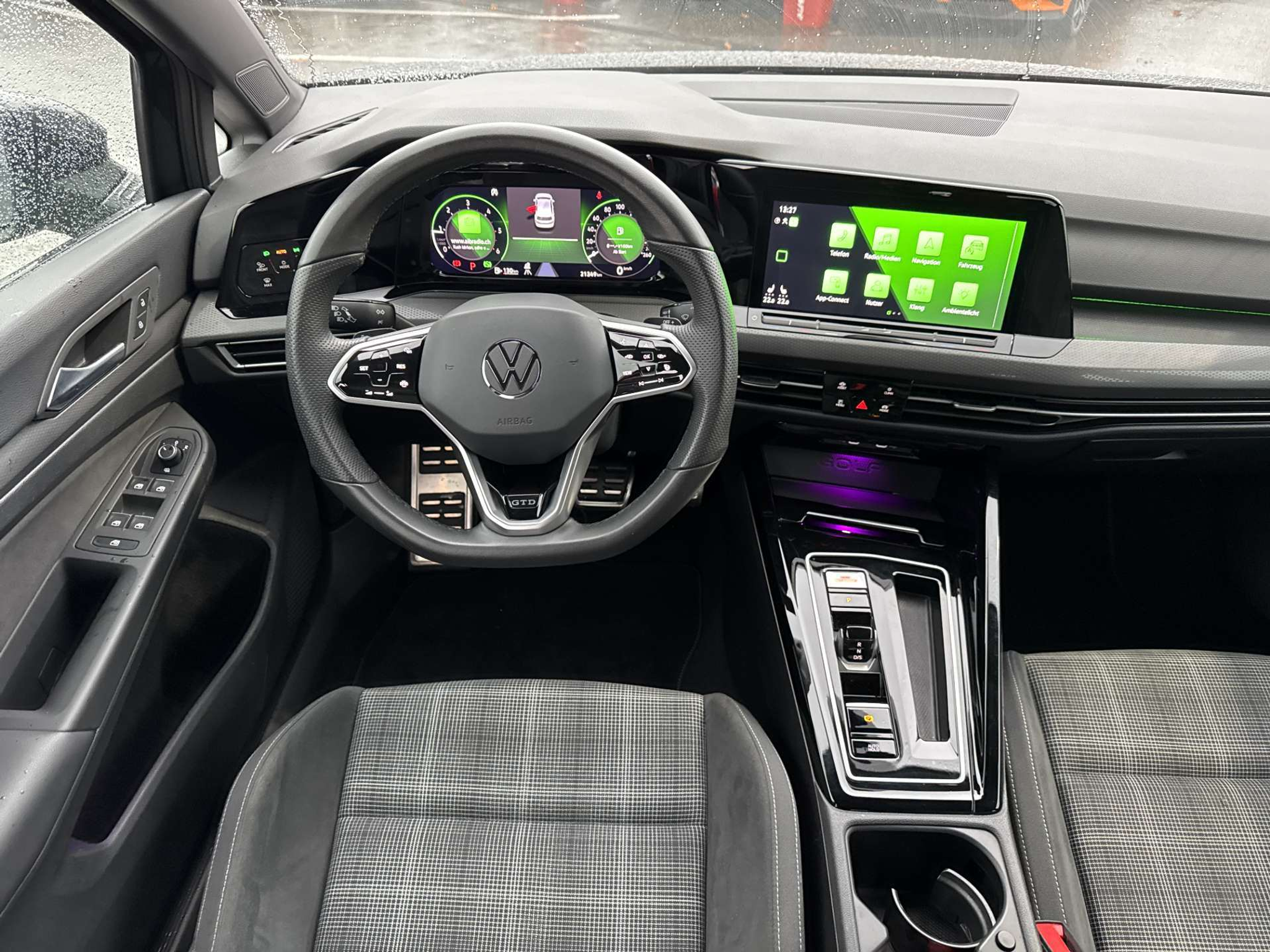 listing desktop thumbnail image 4