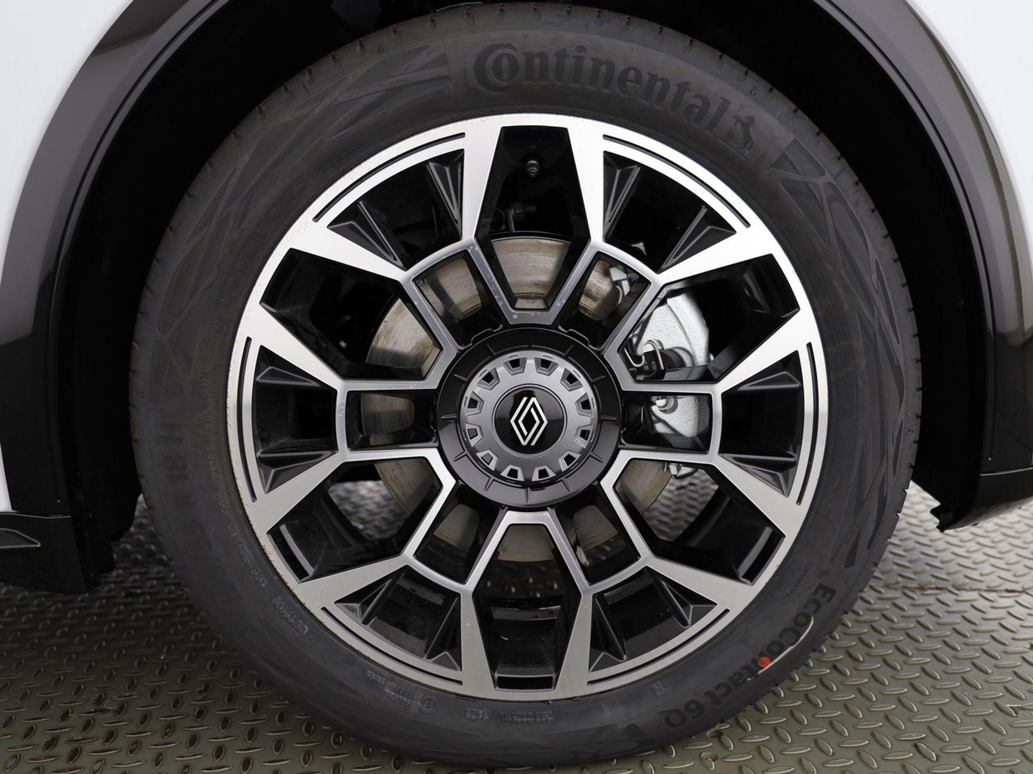 listing desktop thumbnail image 3