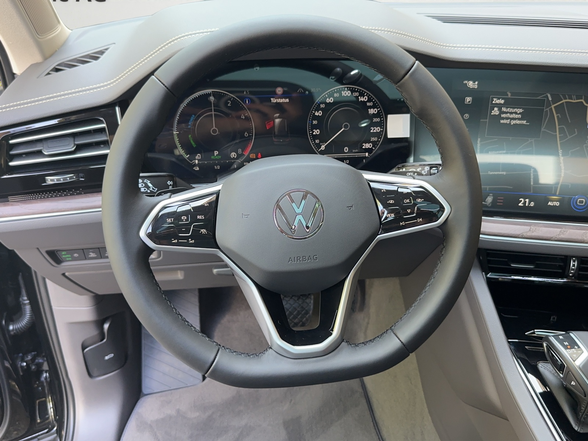 listing desktop thumbnail image 14